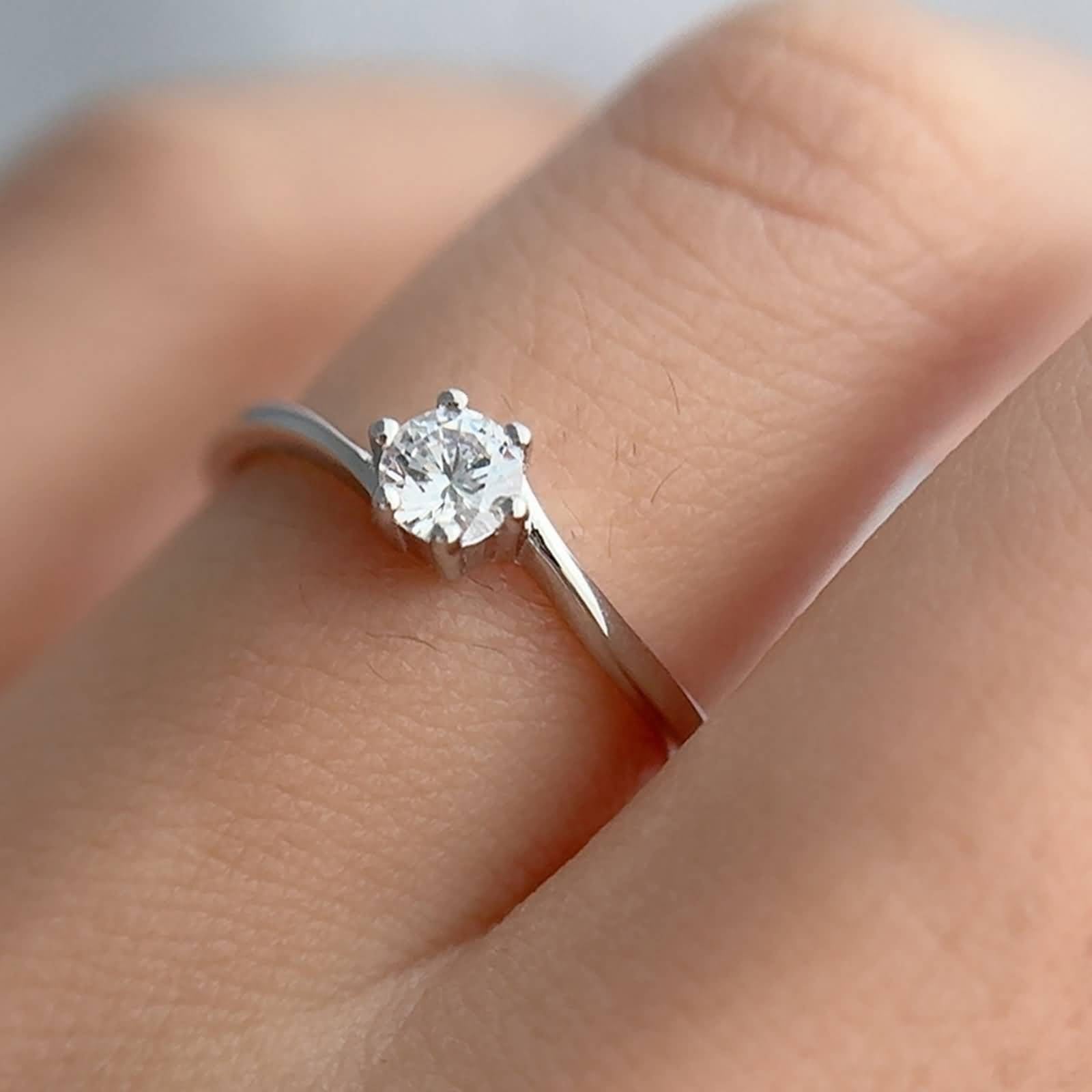 Edelstahl Ringe Damen Silber, Ringe Vintage Schmaler Solitärring mit Rundem Moissanit 0,3 Ct 14K Weißgold Größe 49 (15.6)