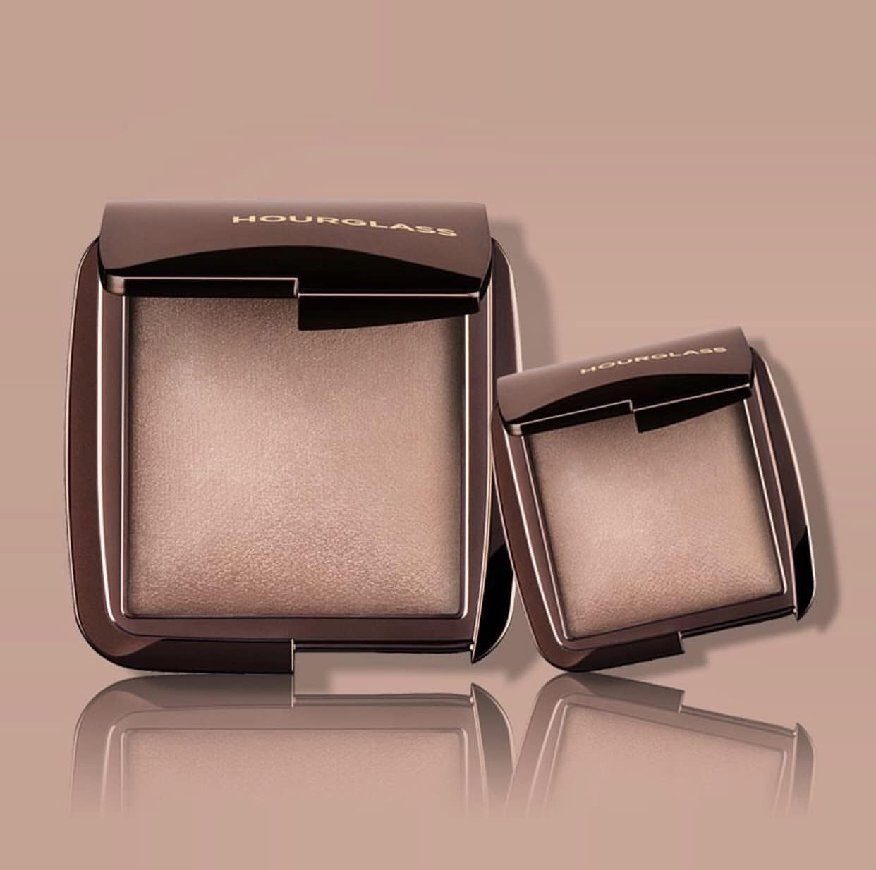 Hourglass Mini Ambient Lighting Finishing Powder. Dim Light Shade Highlighting Powder. (0.049 ounce) - Image 3