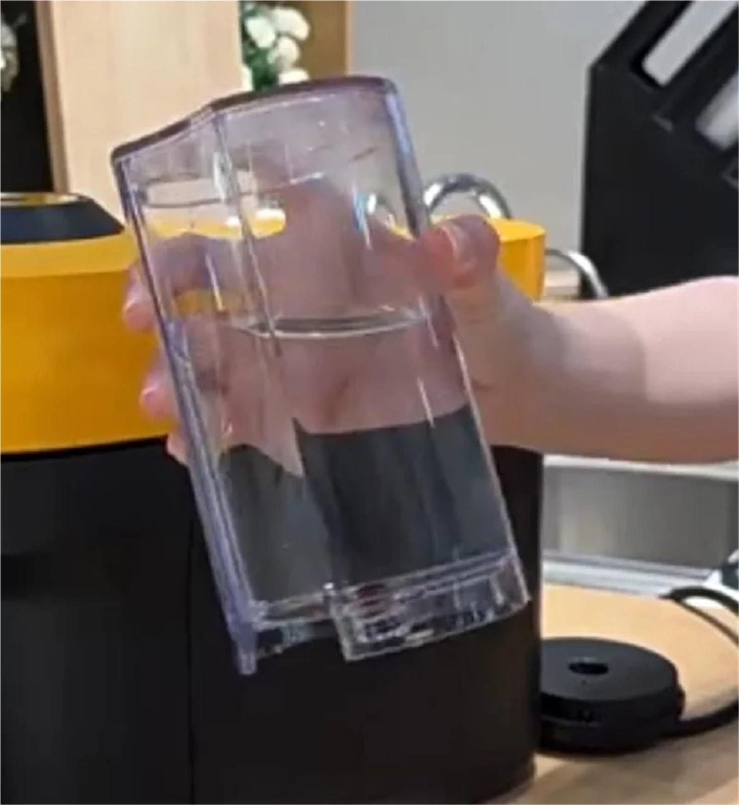 Repuestos De Tapa De Tanque De Agua De 0,65 L Utilizados En, Compatibles Con Nespresso,Reemplazo De Cafetera Vertuo Pop GCV2(COMPLETE WATER TANK)