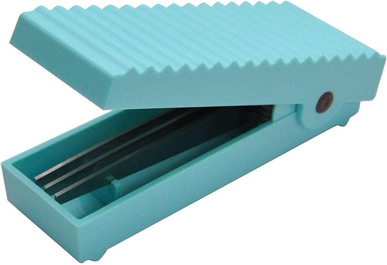 HARAC Handy Paper Shredder Fringe Scissors Manual Safe Document Chipper for Office and Household Use (Blue)