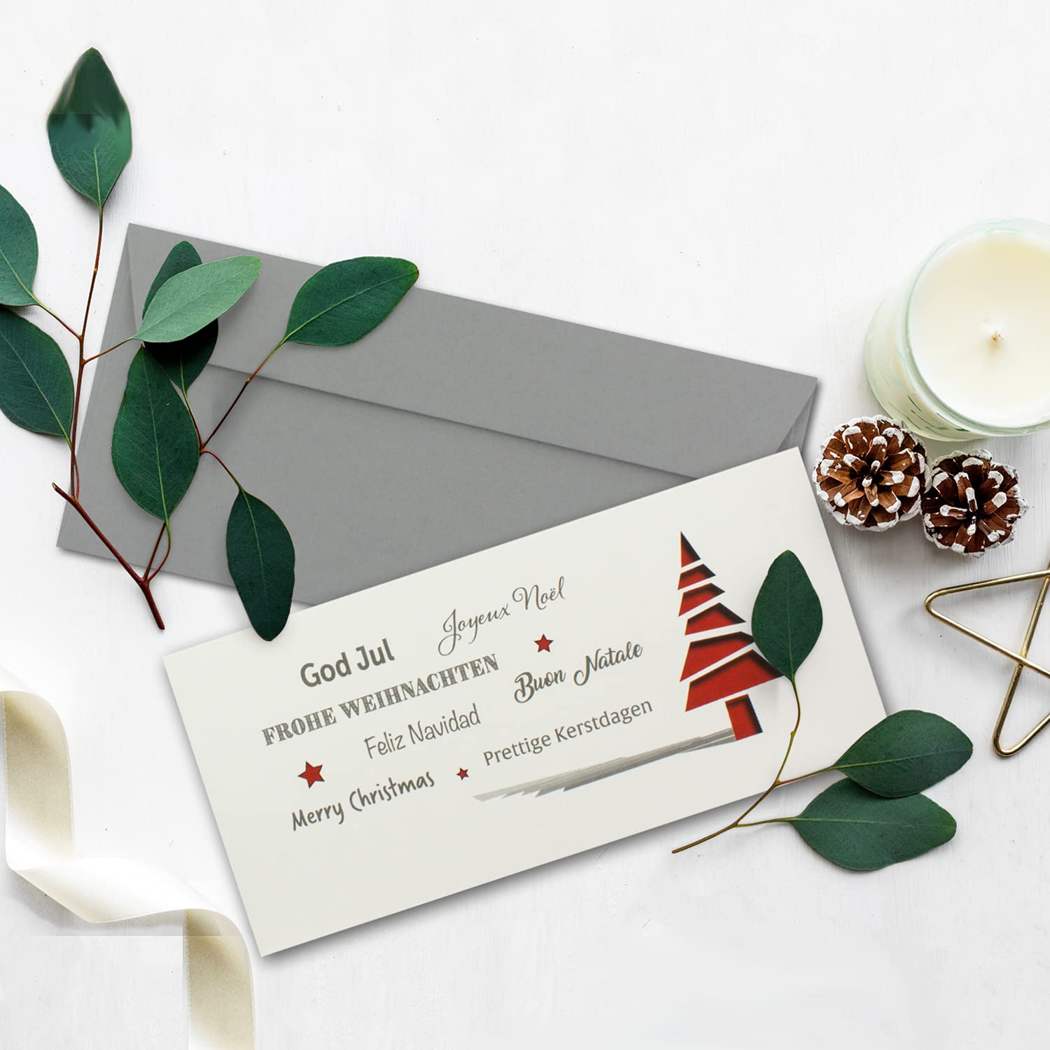 Set de 75 tarjetas de Navidad DIN largas, en color crema con abetos rojos y texto, tarjetas plegables con sobres DIN largo gris con adhesivo – saludos navideños para empresas y privadas