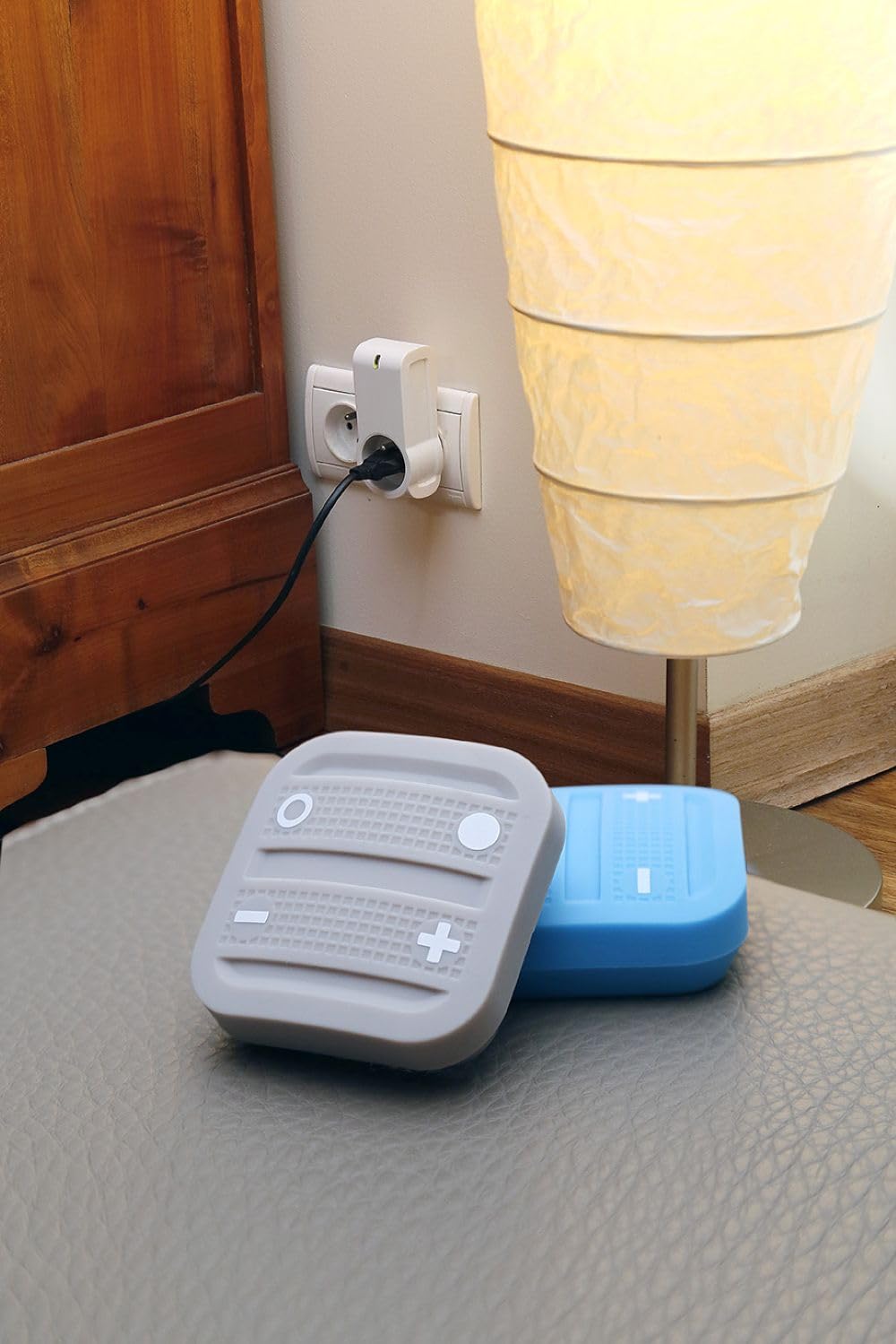 NodOn CRC-2-6-02 Soft Telecomando Wireless Funzionante senza Batterie, Blu