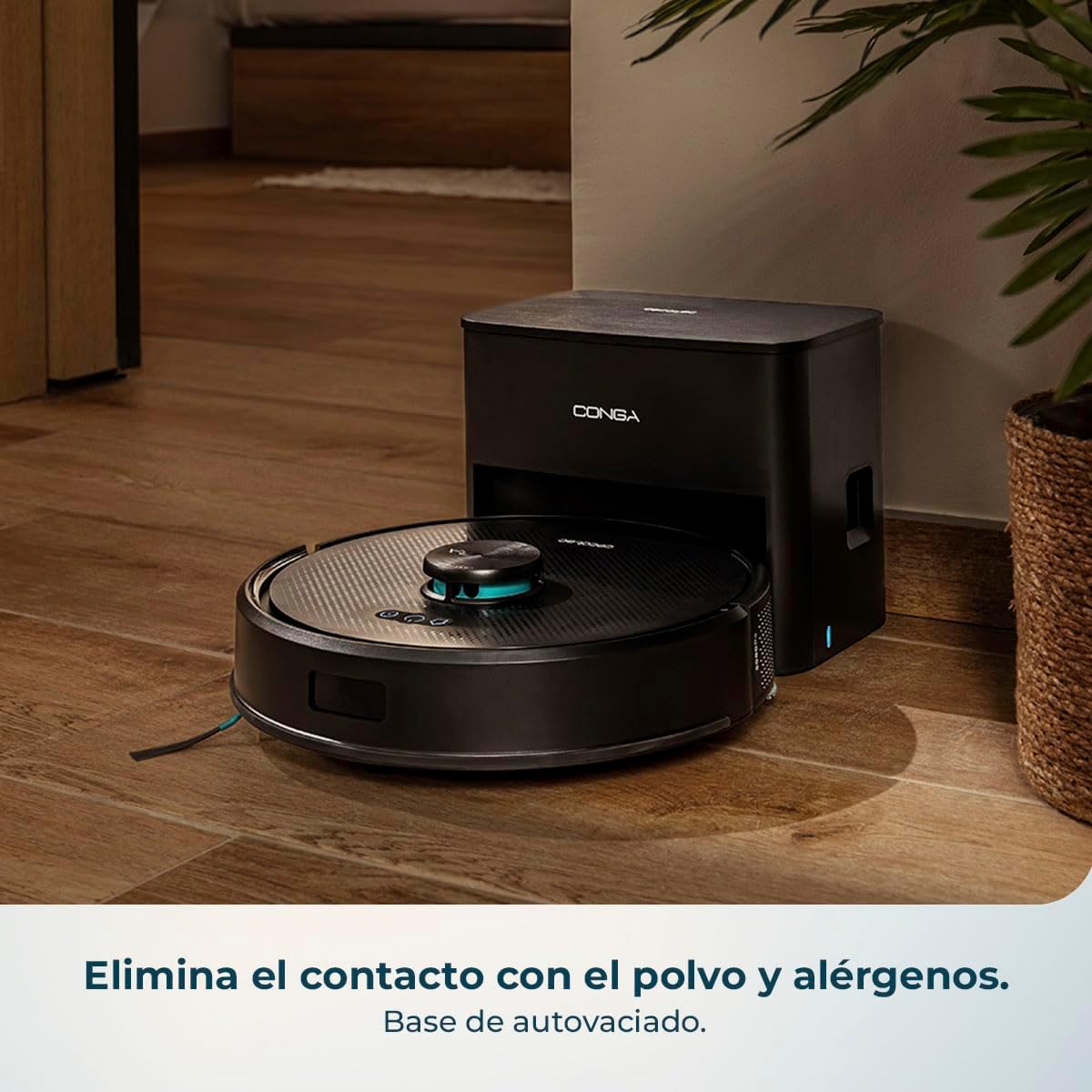 Robot vacuum docking with its self-emptying base