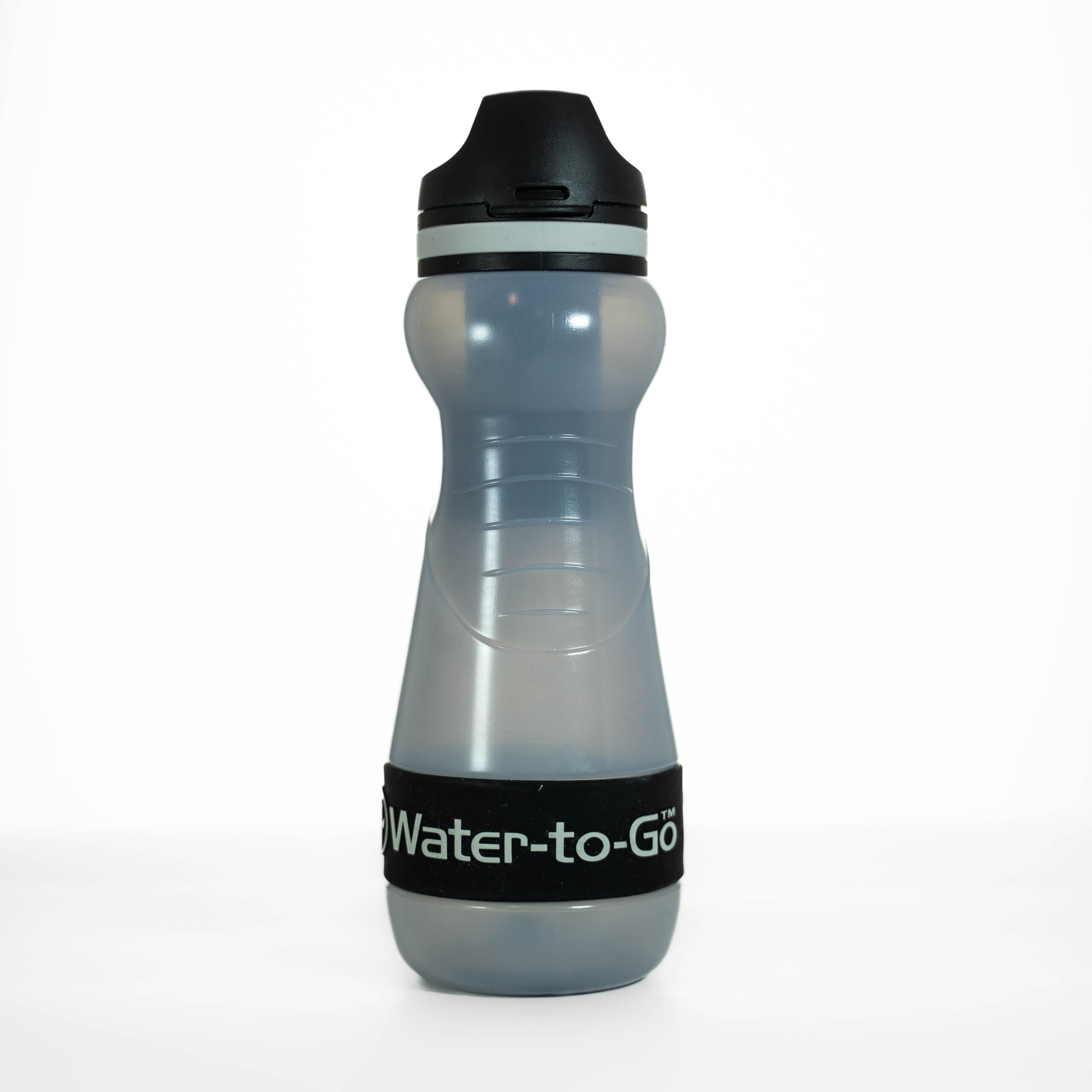 WATER-TO-GO Trinkflasche 0,55 L mit Filter - Wasser direkt aus Fluss, See oder Leitung trinken | Ultraleicht & BPA-frei | 200L Filterleistung | Perfekt für Reisen, Kajak, Camping, uvm. (Schwarz)