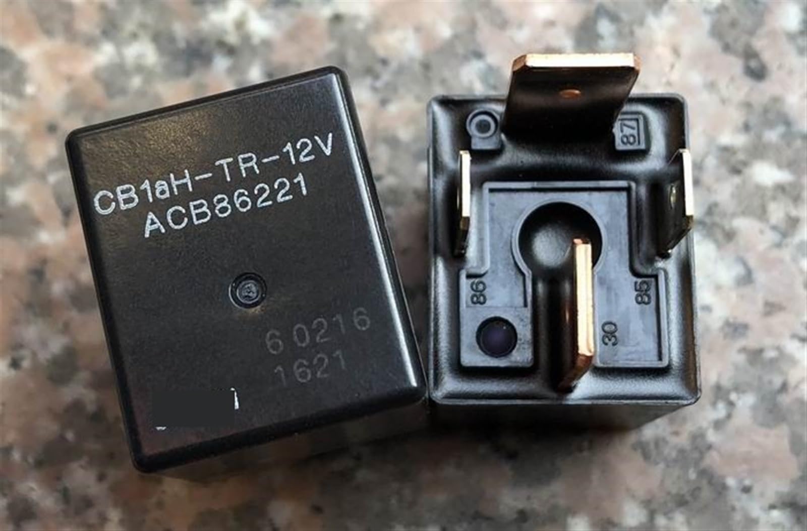 Relais CB1aH-TR-12V haute performance 70A avec socle de montage robuste V7-1A-12V-70A