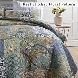 Yvooxny Quilt Set Queen Bedspread Reversible Green Farmhouse Garden Coverlet Real Patchwork Quilt Set for All Seasons, Bohemian Floral Pattern, Queen Size Yvooxny Quilt Set Queen Bedspread Reversible Green Farmhouse Garden Coverlet Real Patchwork Quilt Set for All Seasons Bohemian Floral Pattern Queen Size