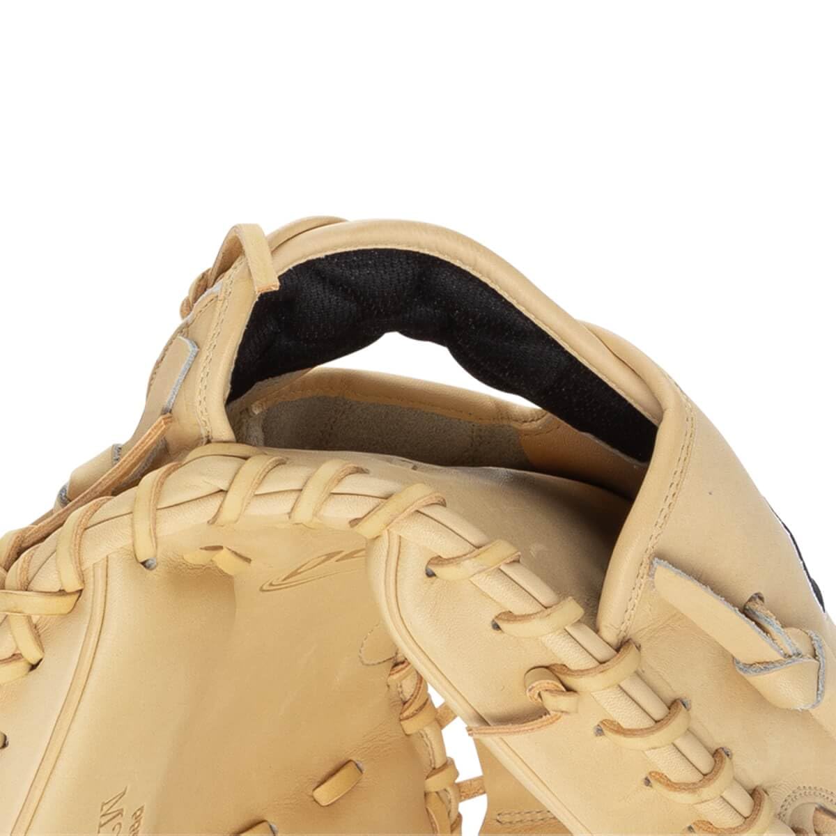 'Wilson 2024 A2000 Baseball Catcher's Mitts - 33'' and 33.5'''