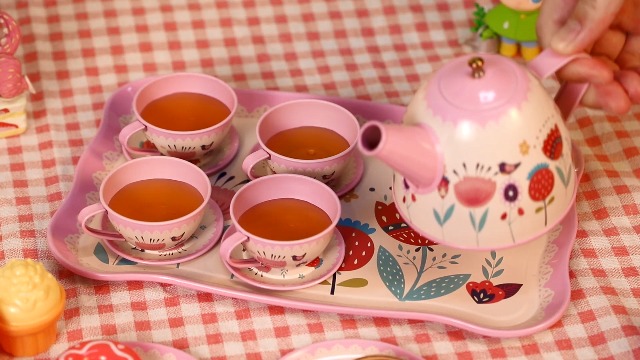 QIZEBABY 48-Piece Princess Pretend Tea Party Set for Girls, Tin