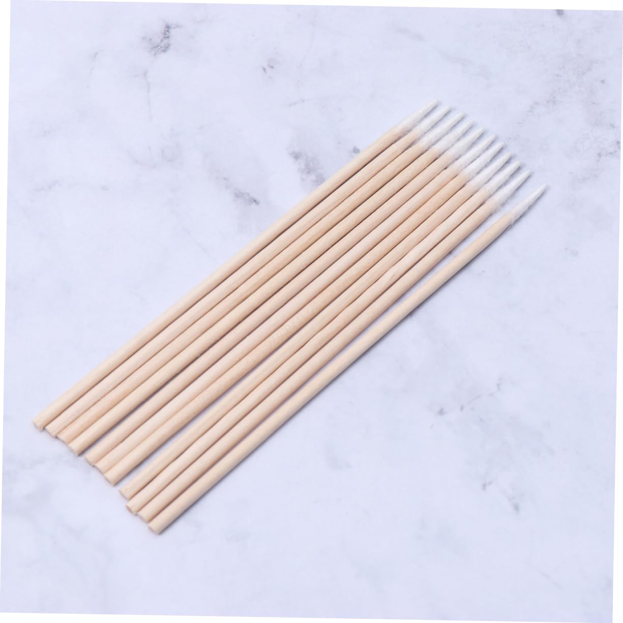 WOFASHPURET 100ct Disposable Makeup Cleaning Swabs Large Mini Cotton Swabs for Eyelash Nail Art Non-linting Wood Tip for Salons Home