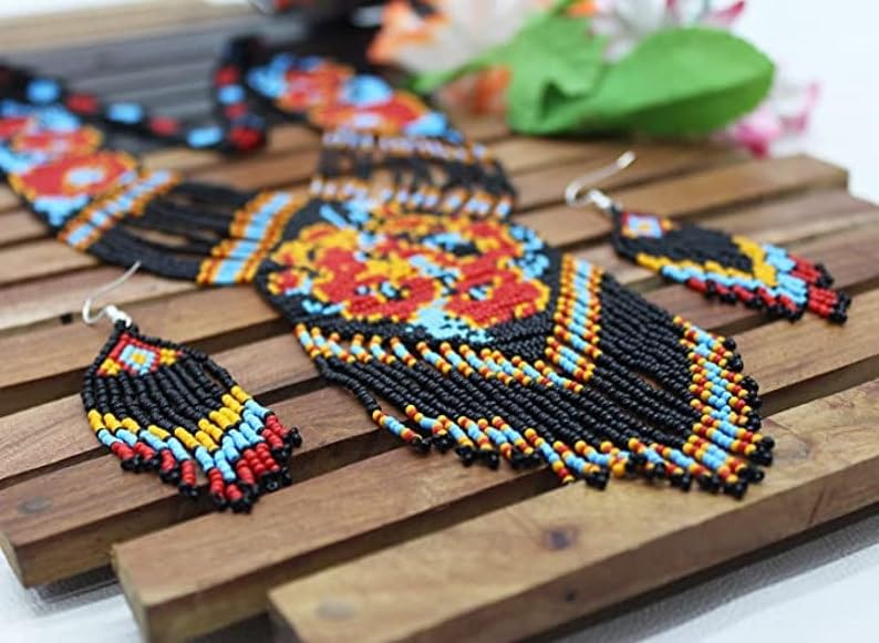 Collar ucraniano Gerdan y pendientes en estuche para regalo cultural original hecho a mano 3