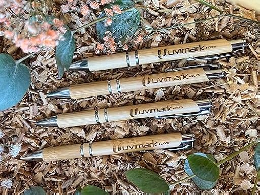 Uvimark - 25 Bolígrafos ECO Personalizados - Artículos publicitarios - Merchandising Regalos de Empresa - Detalles de Boda - Bolígrafos Elegantes | Ya disponible en tu tienda friki favorita! En mundofriki.es!