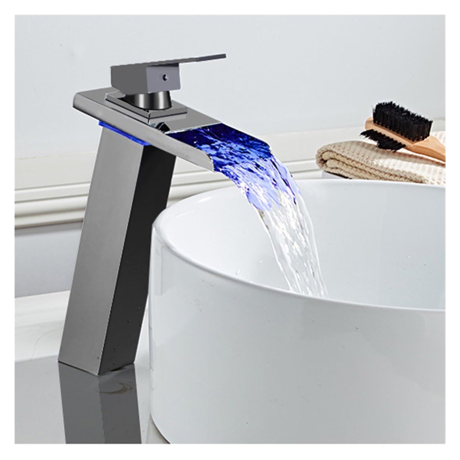 Robinet cascade de salle de bain noir pour créer une ambiance spa à la maison