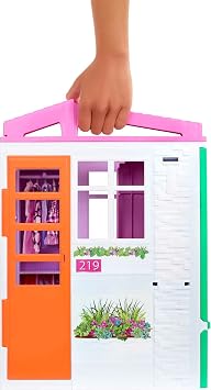 Barbie'nin Tatil Evi ve Aksesuarları Oyun Seti HGM56