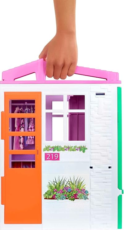 Barbie'nin Tatil Evi ve Aksesuarları Oyun Seti HGM56