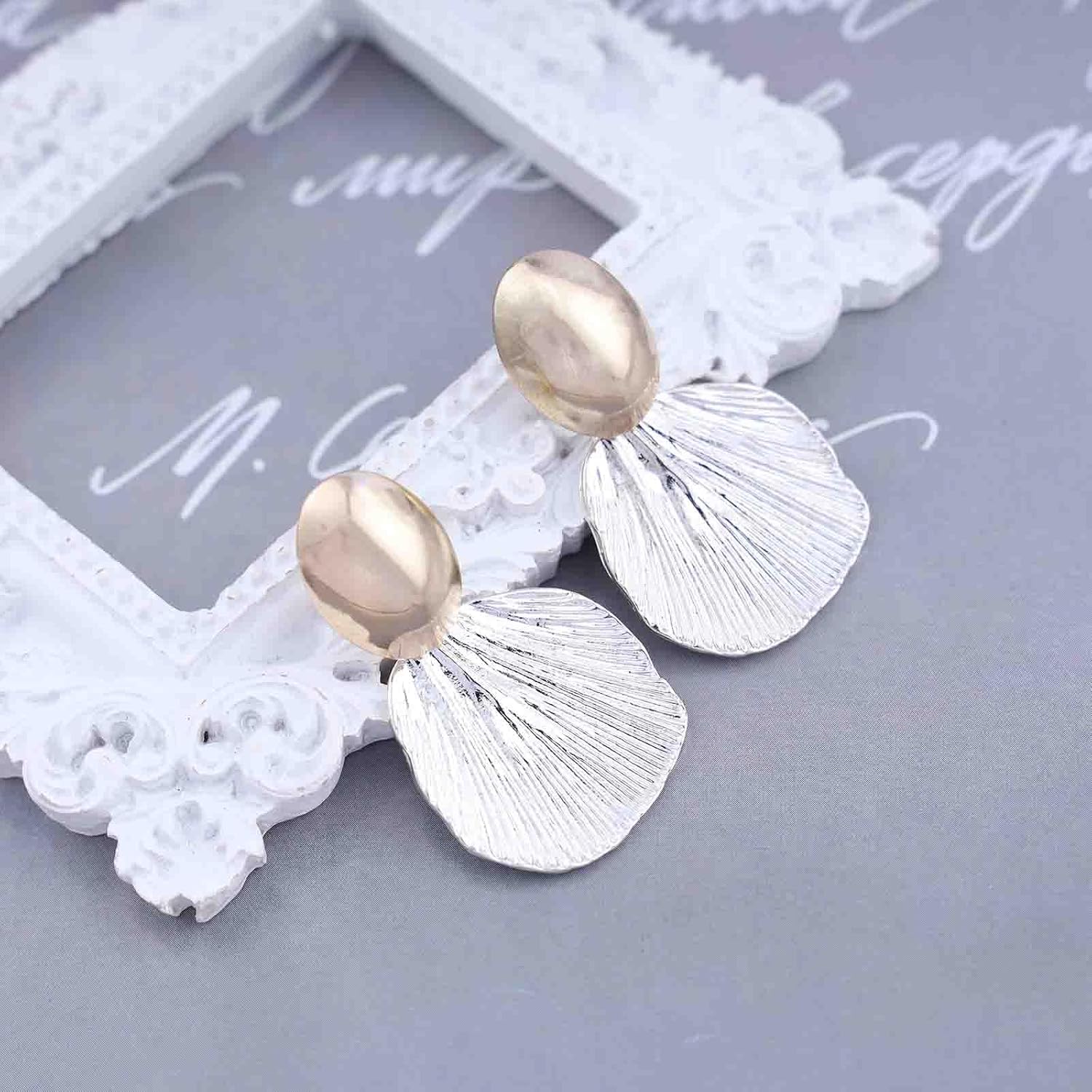 Boho Scallop Dangle Earrings Gold Seashell Drop Earrings Scallop Shell Earrings Oval Stud Earrings Jewelry for Women - Image 3