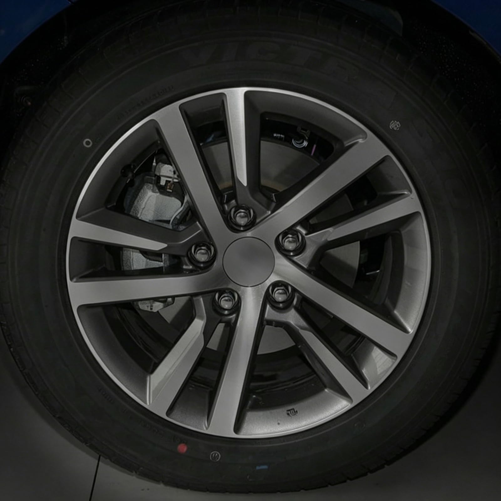 4 sztuki uniwersalne kołpaki na piasty 56mm, nasadki na piasty Od 56mm Id 51mm ABS srebrne kołpaki na piasty osłony piasty na felgi zamiennik nasadki na piasty kołpaki na koła dla piasty