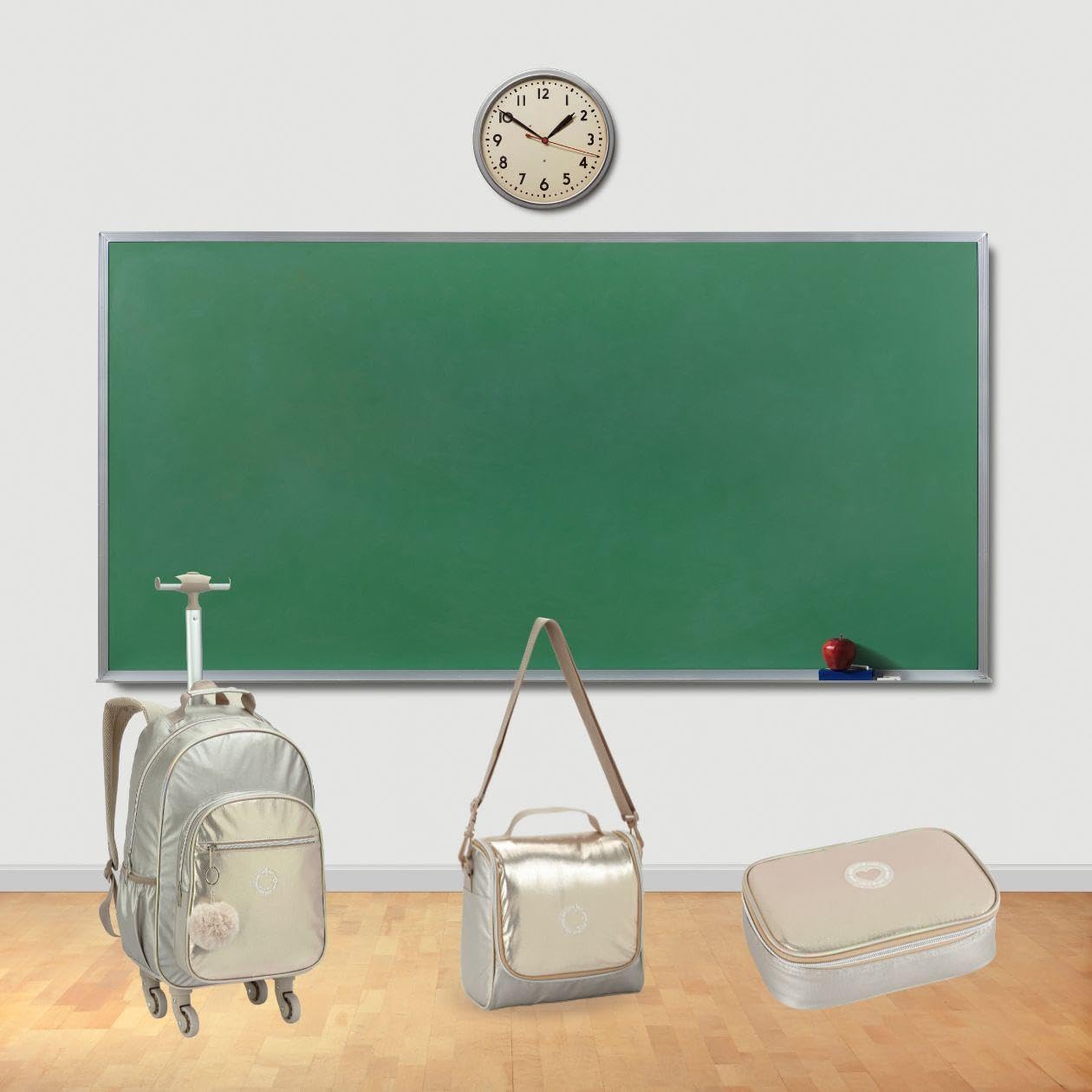 Kit Escolar Feminino de Moda Teen, Mochila com Rodinhas + Lancheira Térmica com Alça Transversal + Estojo Porta Lápis em promoção! Veja a oferta e mais achadinhos de Mochilas escolares 7 Hoje é o melhor dia para comprar Kit Escolar Feminino de Moda Teen, Mochila com Rodinhas + Lancheira Térmica com Alça Transversal + Estojo Porta Lápis com aquele preço maroto! Promoção! Aproveite a oferta! 7