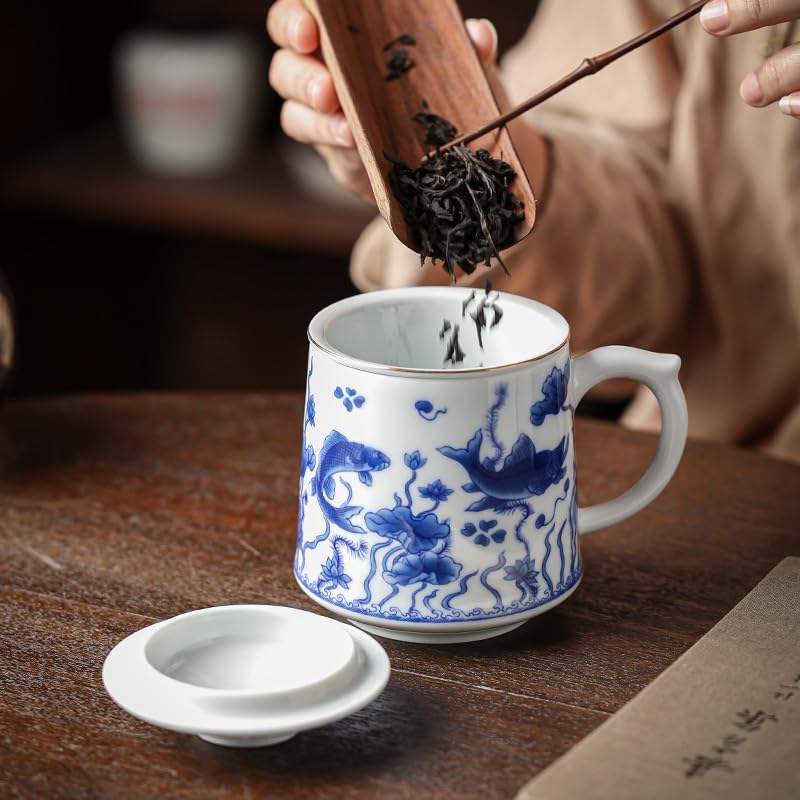 Tasse à thé Tasse à thé Tasse de séparation d'eau de thé Tasse à Eau de Filtre spéciale personnelle en céramique Bleue et Blanche Peinte à la Main Tasse à thé Tasses à thé réutilisables