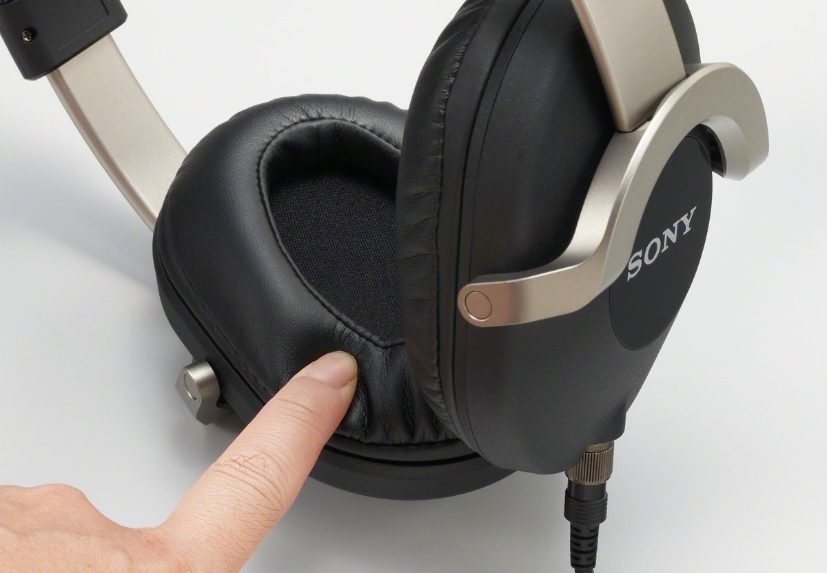 Sony MDR-Z1000//QE Over-Ear Headphone : Amazon.in: Electronics