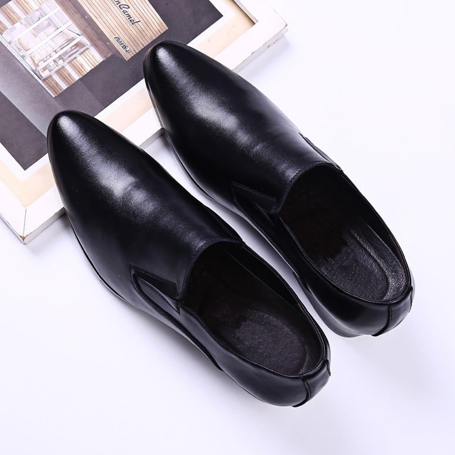 Zapatos de vestir de piel sin cordones for hombre, con alza de 6 cm, punta puntiaguda y tacón grueso, ideales for negocios, bodas y ocasiones formales.