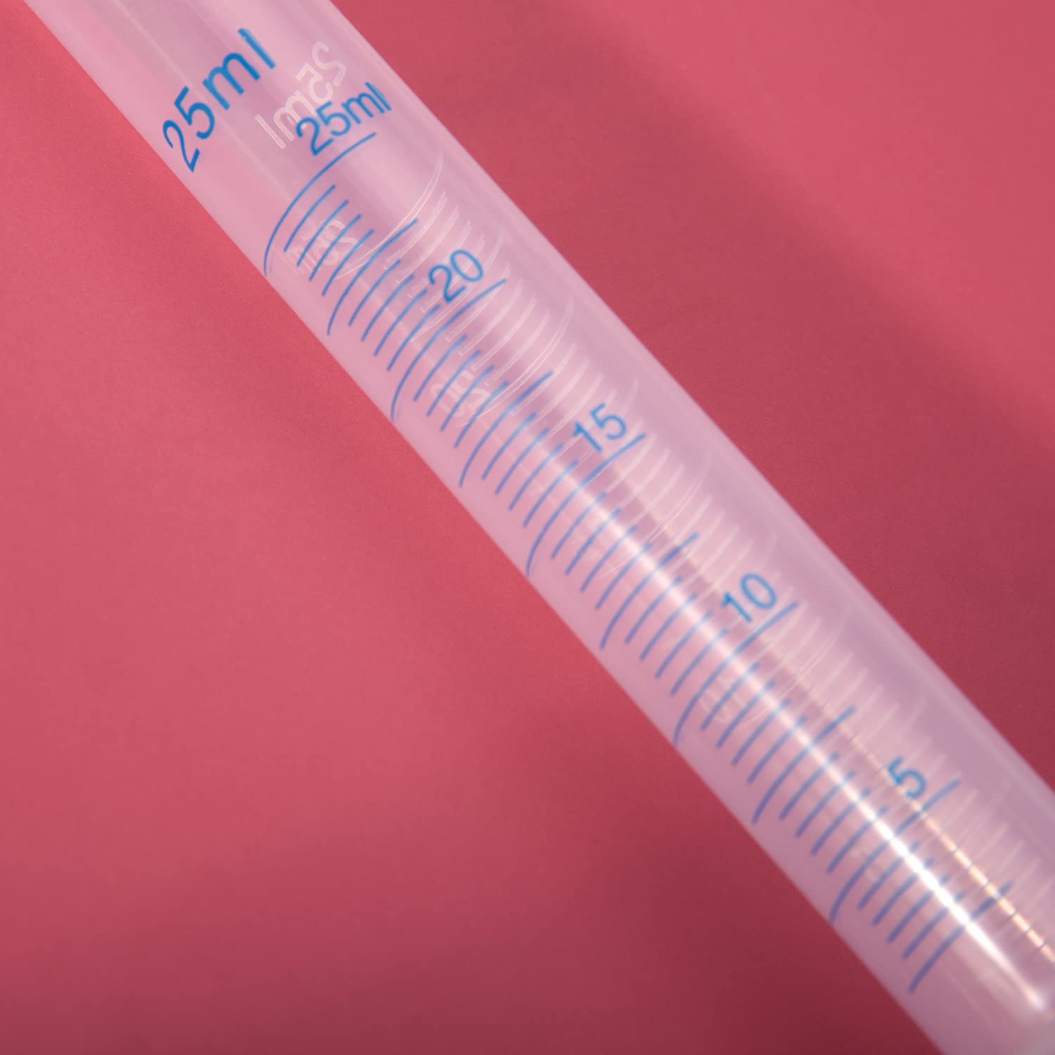 1 bouteille graduée transparente de 25 ml pour mesurer les liquides