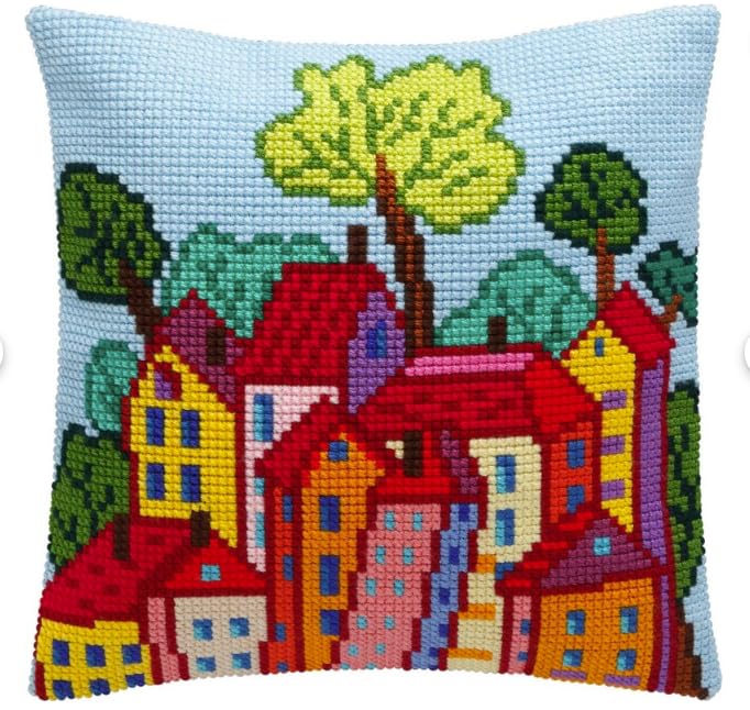 Coussin au point de croix EUPLI motif maison pour décorer votre salon avec un kit à faire soi-même