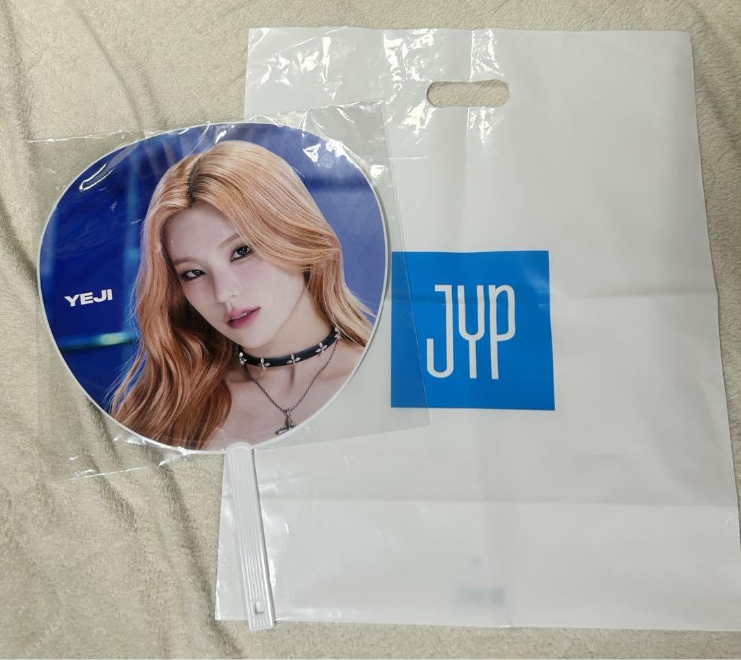 itzy yeji サイン入りうちわ itzy yeji サイン入りうちわ itzy yeji