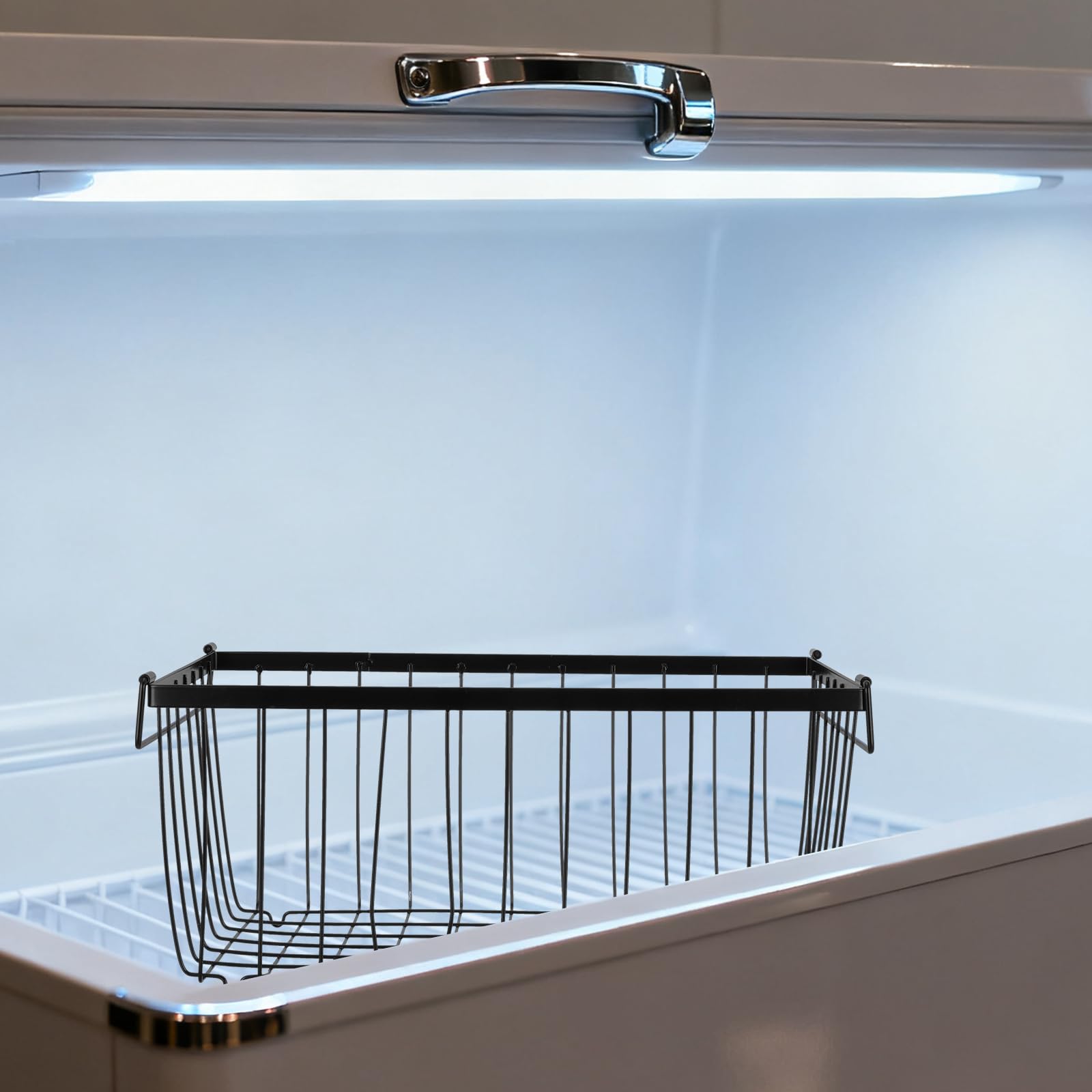 VICASKY Bac de Rangement Suspendu pour Congélateur Coffre en Fil Métallique Noir Grand Format Panier de Congélation Résistant Froid Organisateur de Rangement Cuisine Paniers