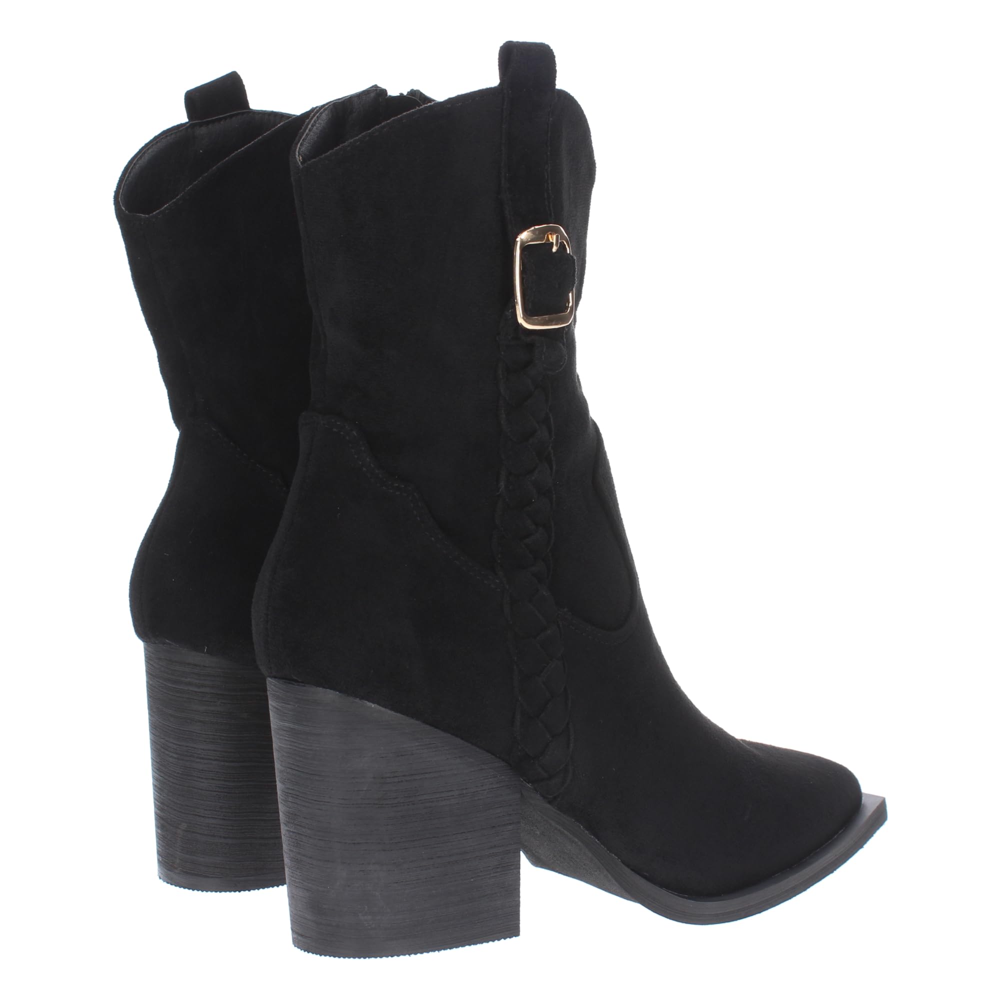 Botin campero con Estampado Liso, Cierre de Cremallera, Trenza en la Cana y Hebilla Decorativa. Coleccion Otono Invierno 2023