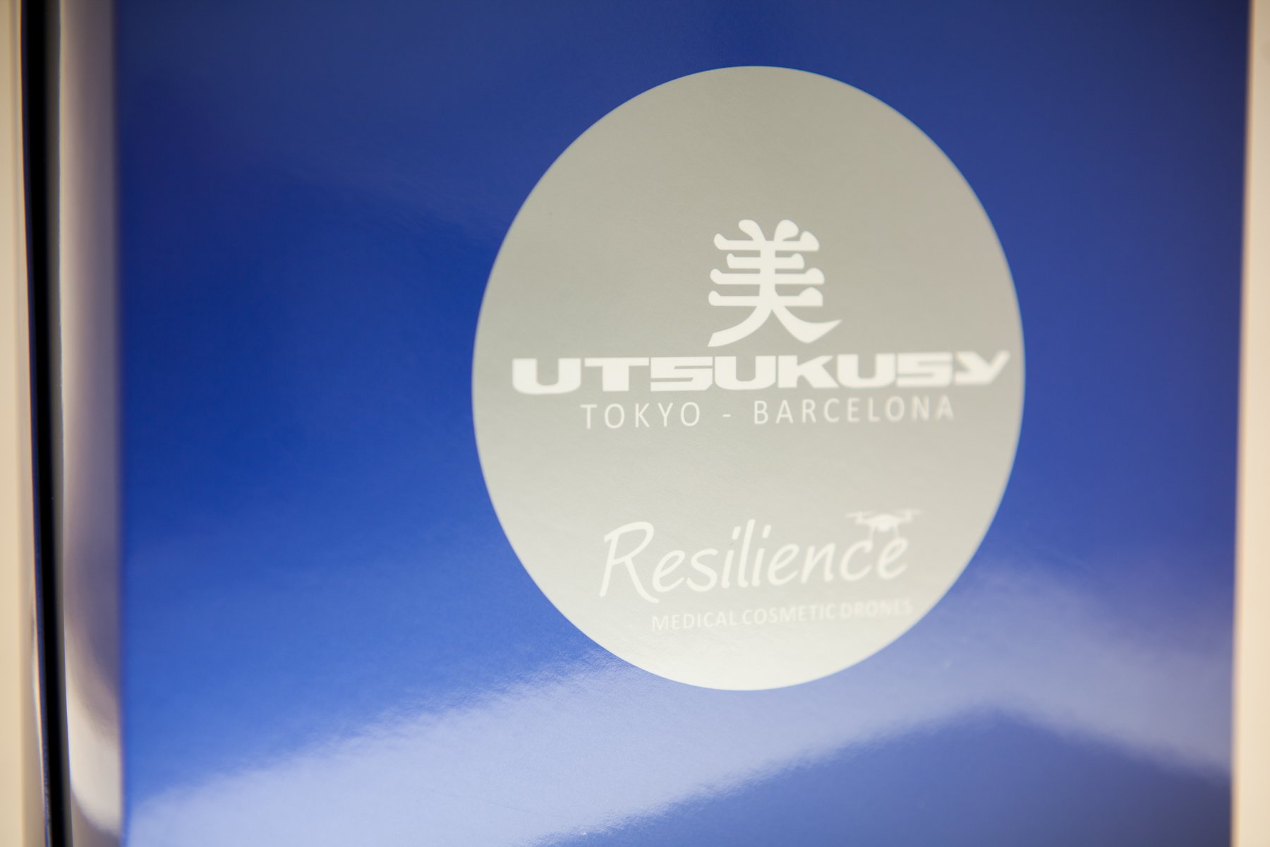 Set Resilience – Tratamiento antiarrugas de Utsukusy – Crema facial, sérum intensivo y limpiador faciall