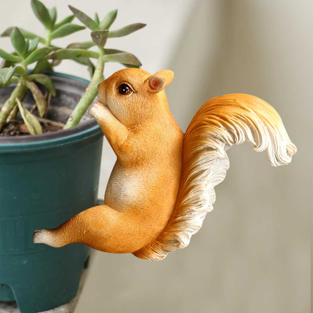 Amazon.co.jp: Voyyphixa リス ミニチュア 置物 木の上のリス ネジ付き