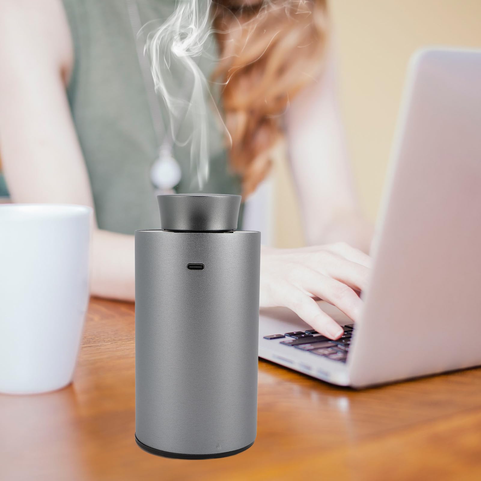 Difusor de Aceite Esencial pequeño Coche portátil silencioso Funciona con Pilas máquina de aromaterapia en Aerosol sin Agua para vehículos aleación de Aluminio 15,1 oz (Gray)