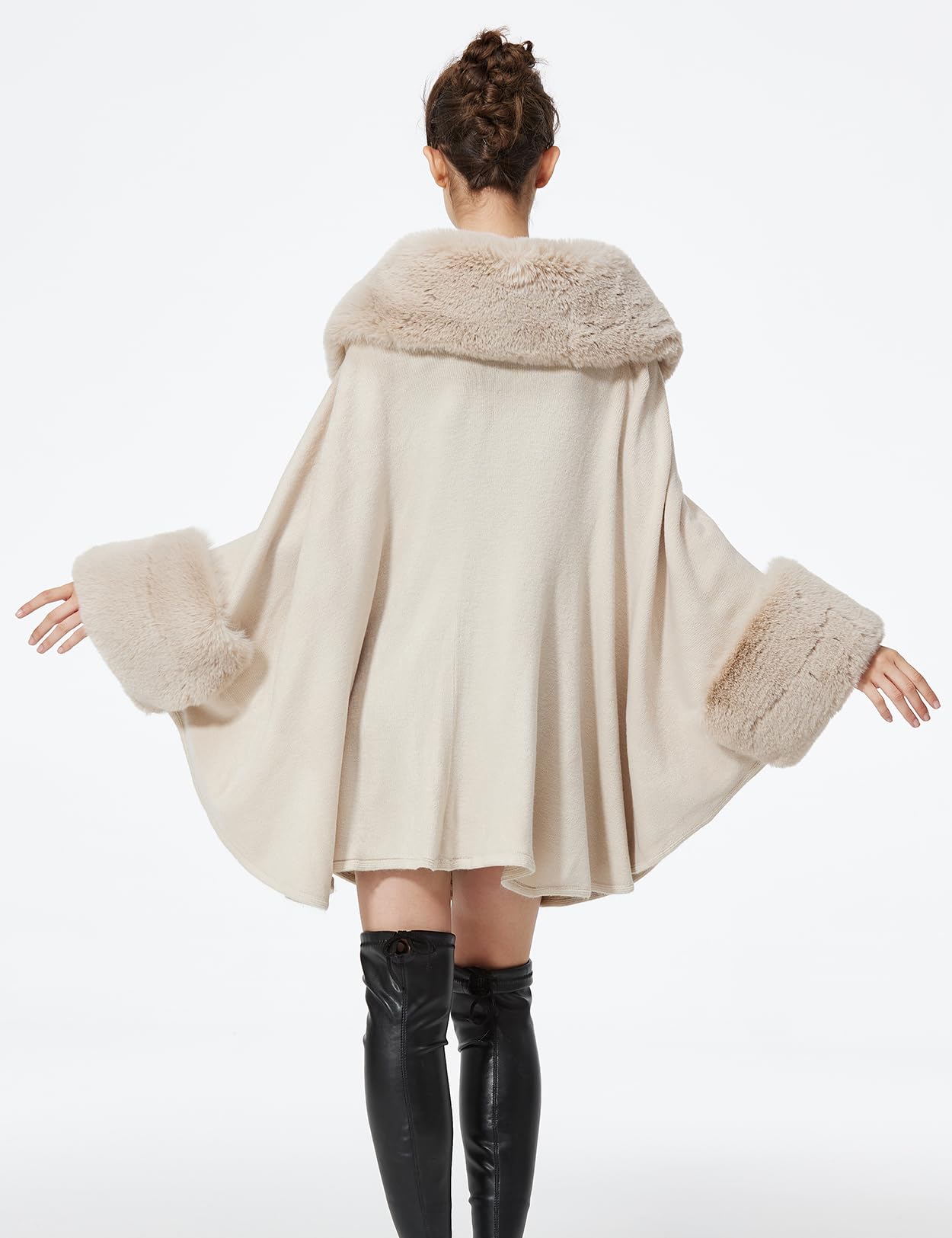 BEAUTELICATE Kunstpelz Poncho Stola Damen Umhang Cape Herbst Strickjacke Winter Mantel Mit Kunstfell Kragen Für Hochzeit Braut Abend S105