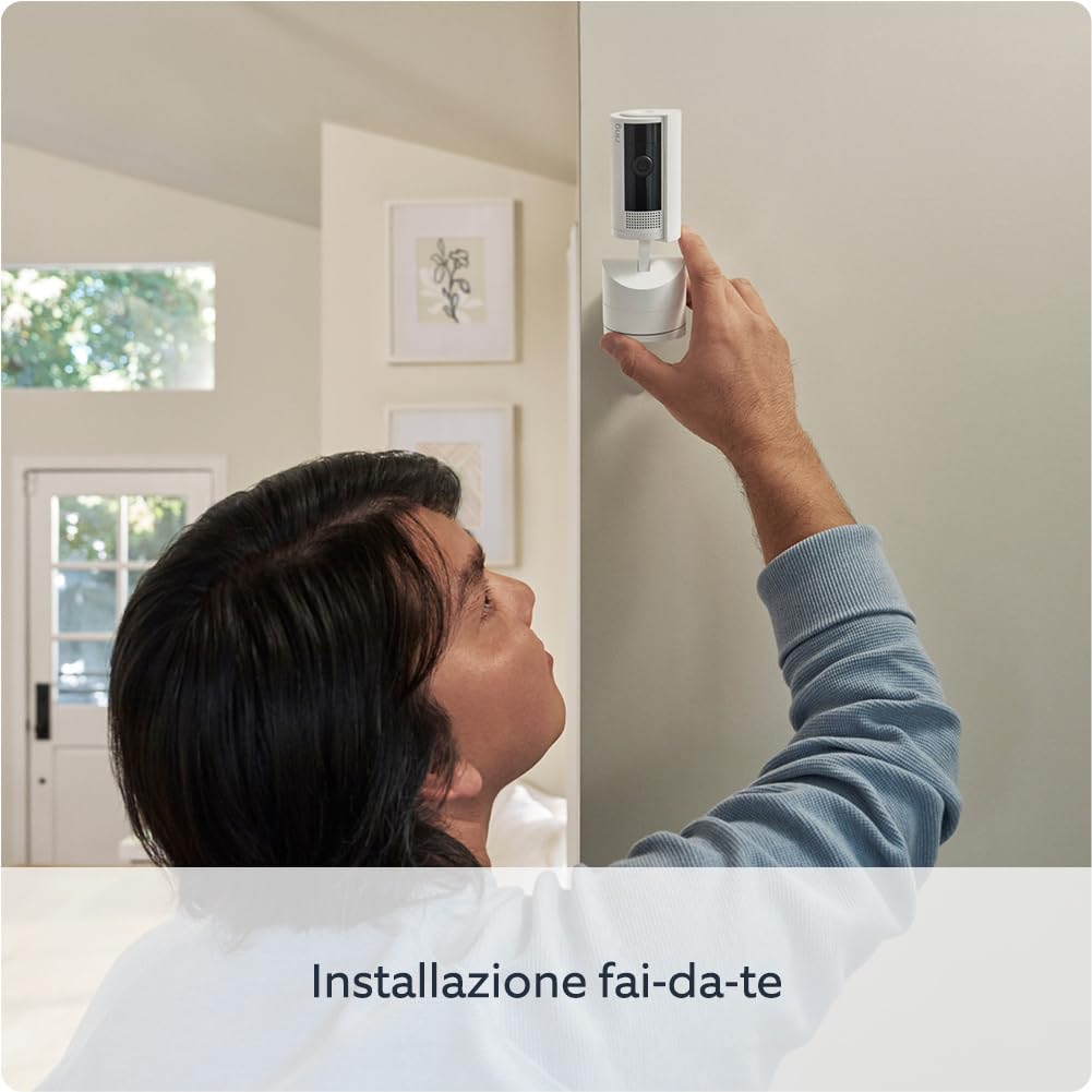 Videocamera interna inclinabile Ring (Pan-Tilt Indoor Camera) | Videocamera di sicurezza plug-in | Panoramica 360°, inclinazione 169° | Ring Protect: 30 gg. prova gratuita