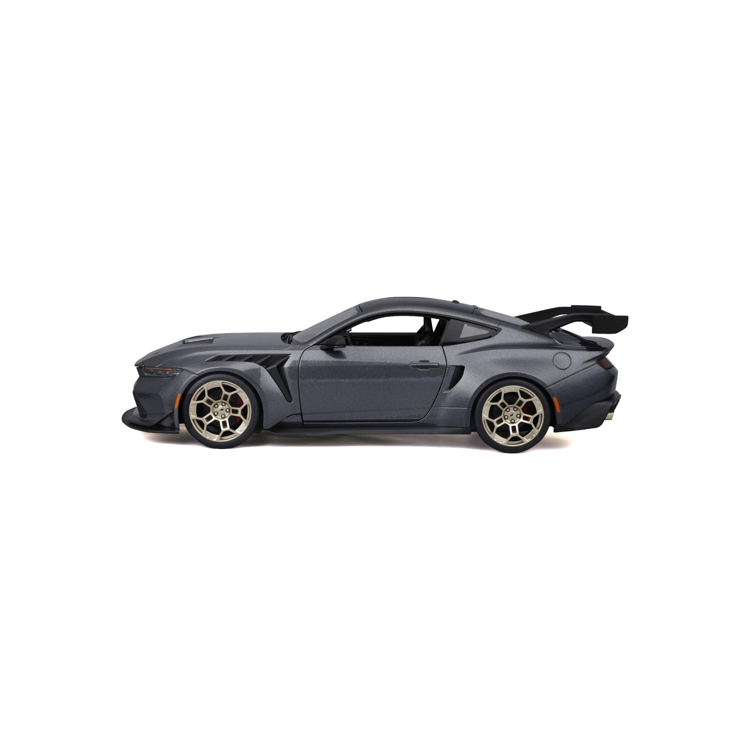 MAISTO Ford Mustang GTD, Special Edition 2025, metaliczny szary – model samochodu 1:18, wierny samochód kolekcjonerski, zabawkowy samochód z ruchomymi drzwiami, bagażnikiem i maską, od 3 lat (531468G)