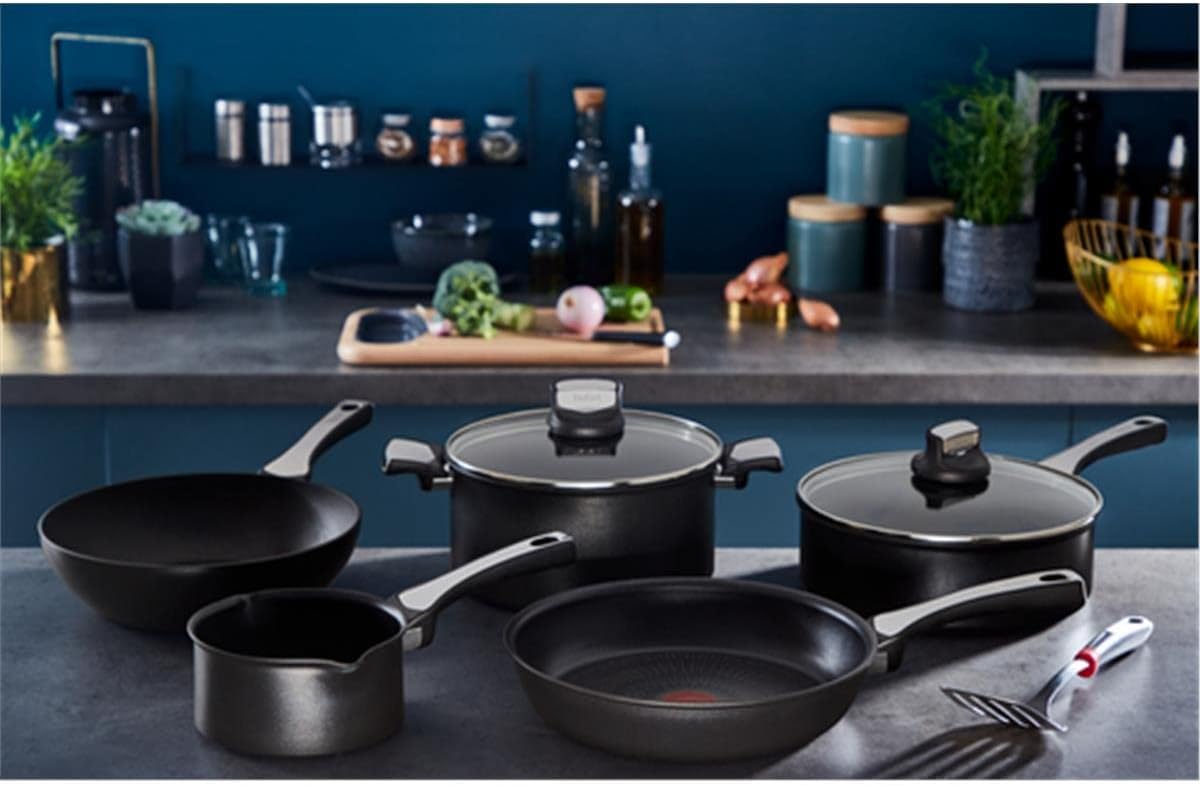 Tefal Unlimited On, Premium Cookware, 32 cm Frying Pan, UK's Longest Lasting Non-stick, Heat Indicator, Induction Hob Compatible, Dishwasher Safe, Aluminium, Black, G25908AZ