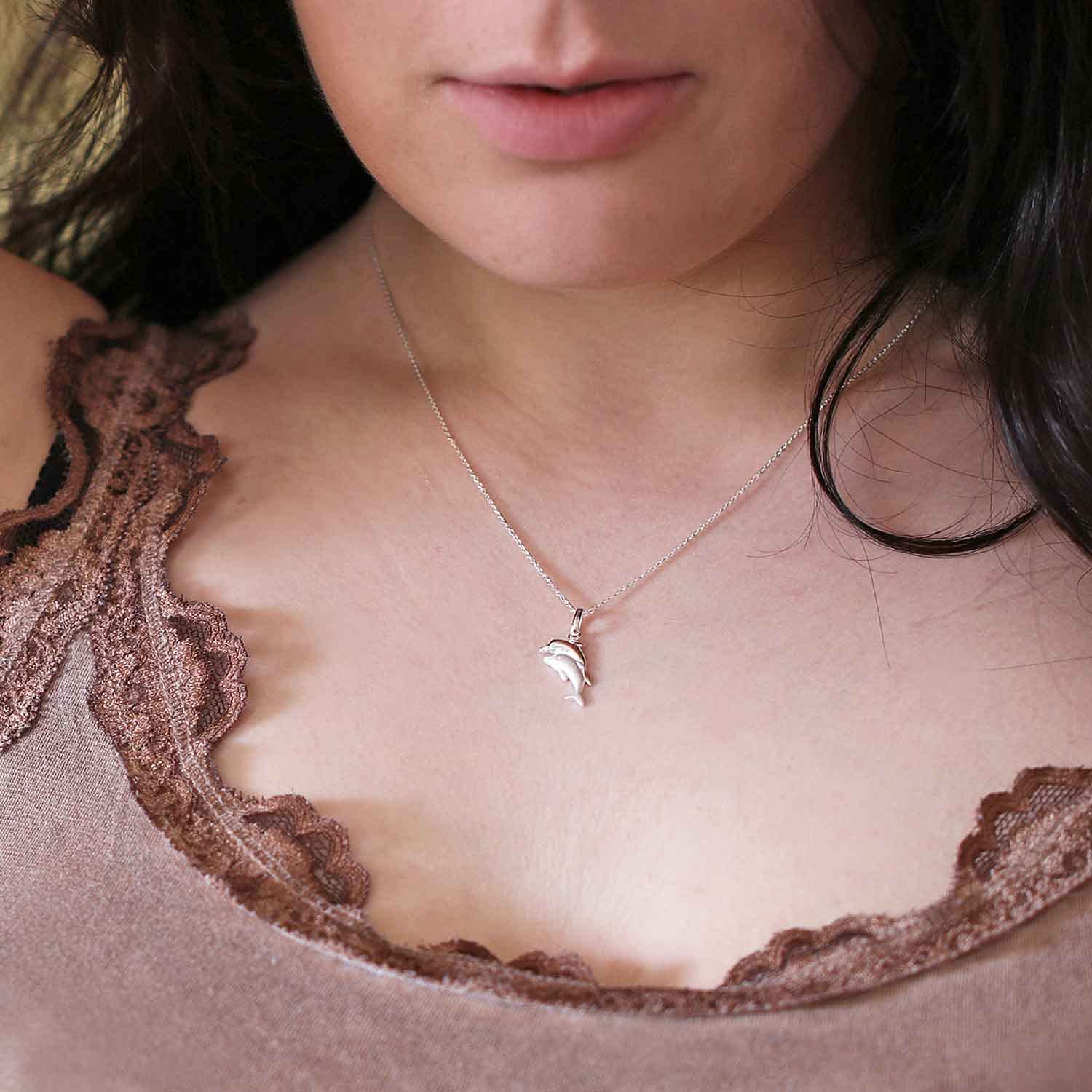 CLEVER SCHMUCK -SET Silberanhänger Delfinpaar, matt und glänzend kombiniert und Ankerkette 40 cm, beide aus 925er Silber, Sterling-Silber Kunststoff