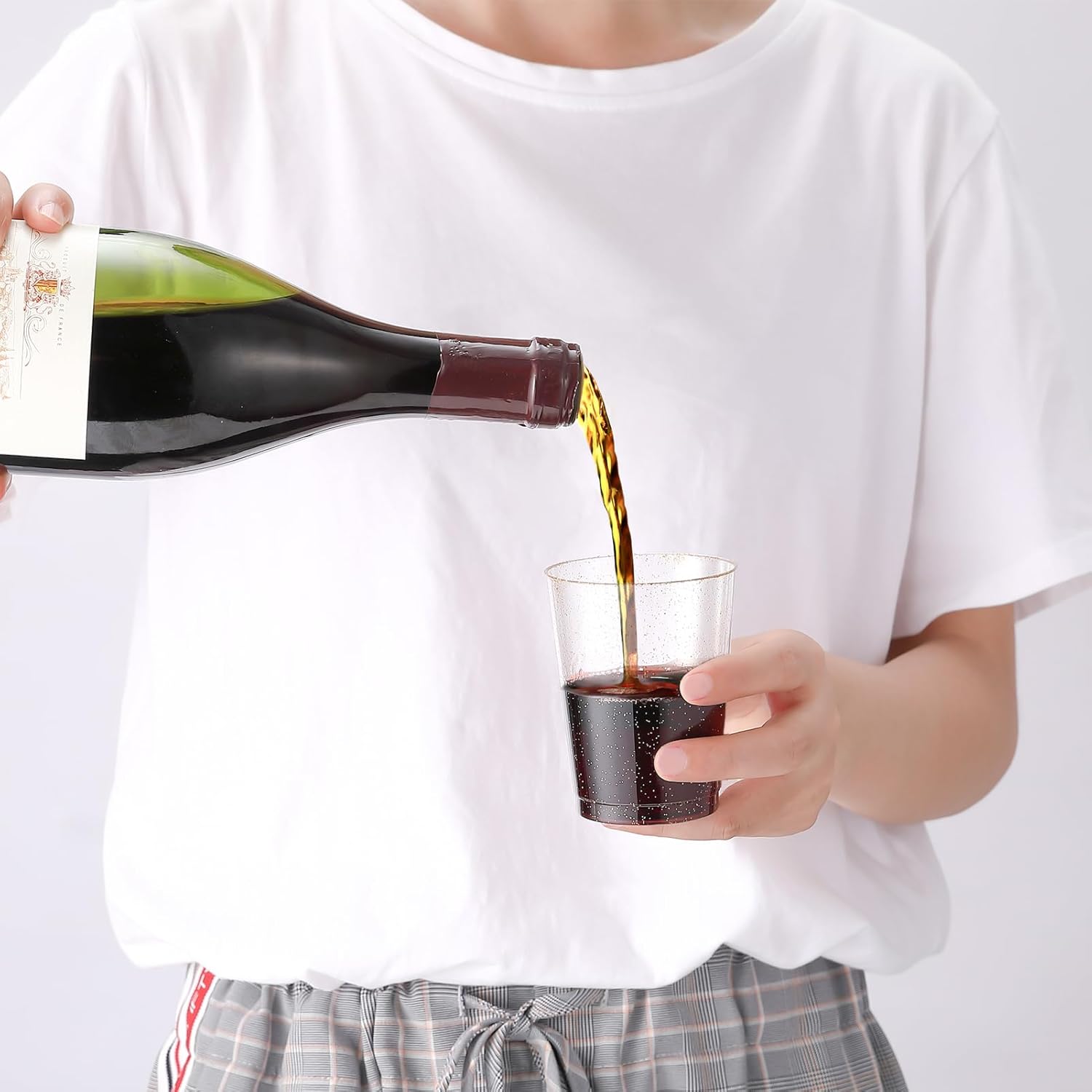 JOLLY CHEF 50 Pack 10 oz Gold Plastic Cups, Disposable Gold Glitter Plastic Cups Perfect for Wedding, Thanksgiving, Halloween,Christmas Parties - Image 4