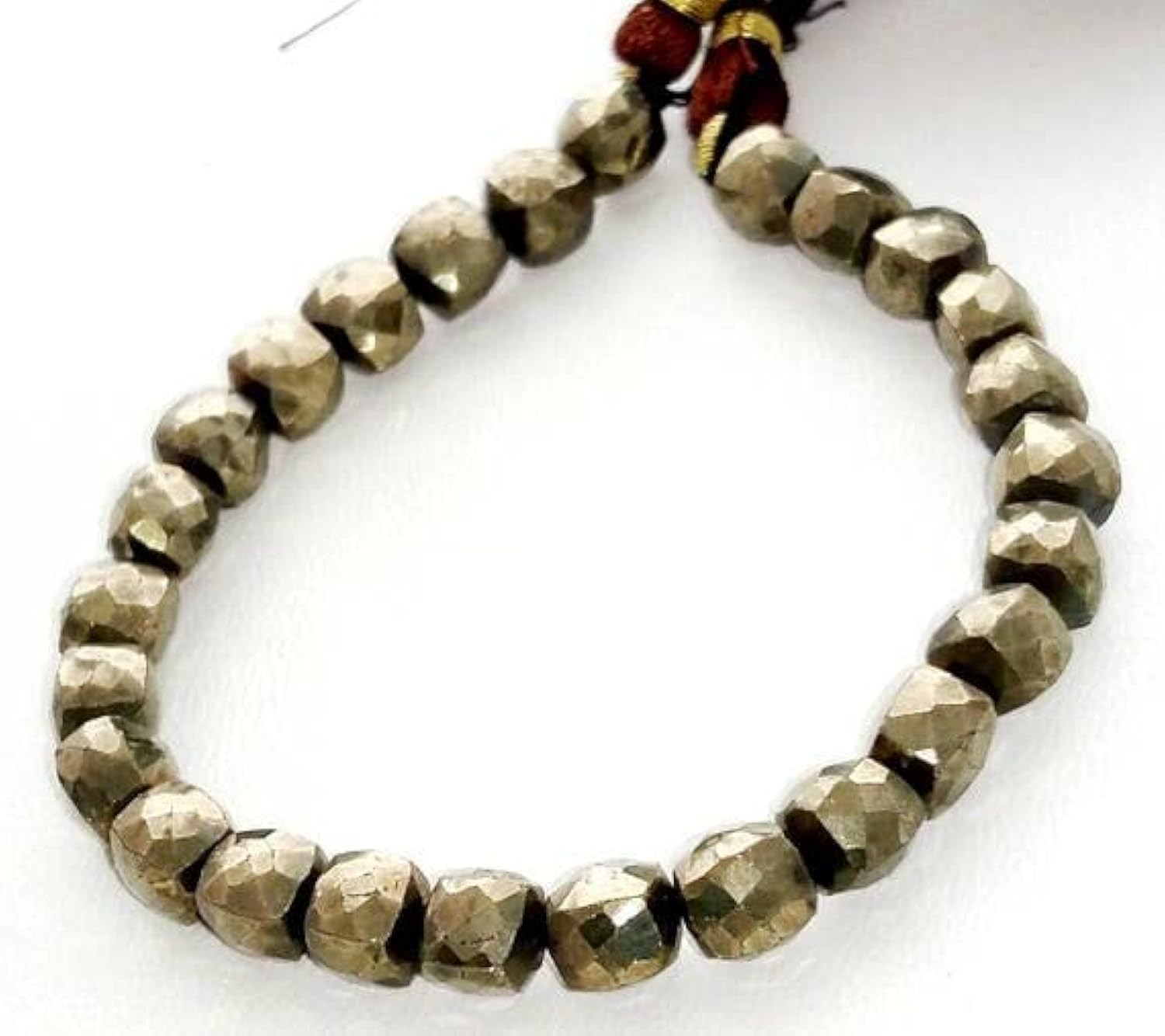 Perles pyrite cube 7mm facettées pour remplacer les breloques ternes de vos bijoux