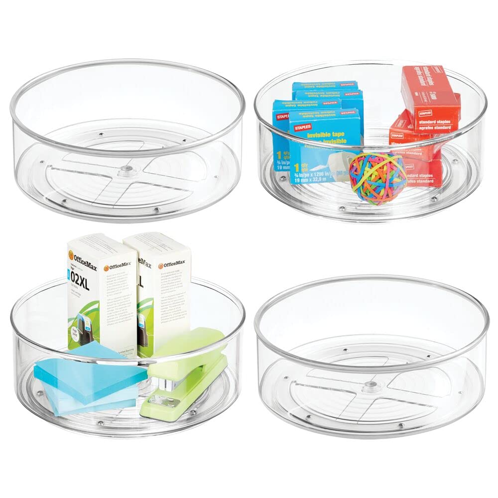 mDesign Lazy Susan Portaoggetti da scrivania girevole – Contenitori in plastica dai bordi alti – Pratici box portatutto girevoli ideali per ufficio e casa – Set da 4 – Trasparente