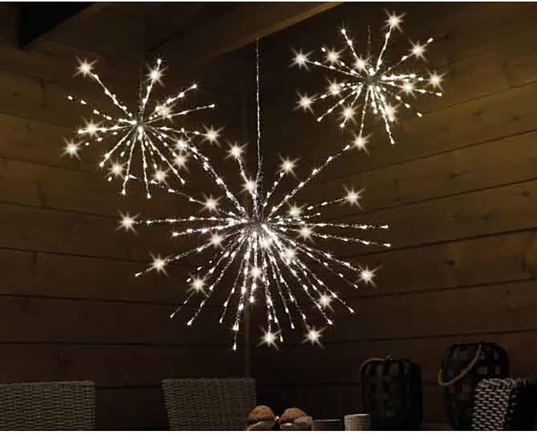 Multiple Lumineo Polestar lights hanging in an outdoor setting