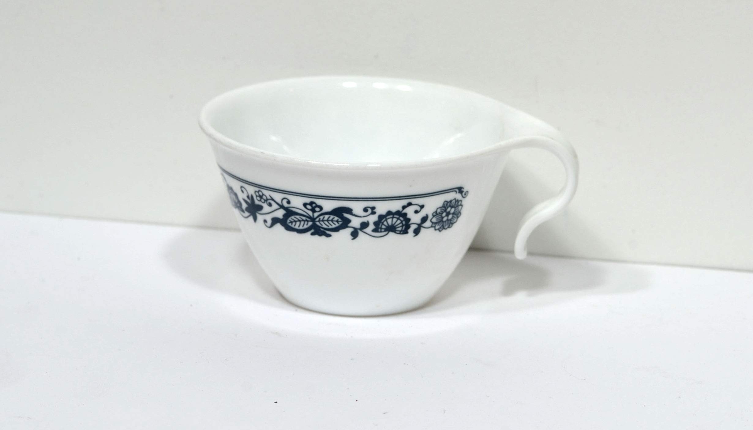 Amazon.com | Vintage Corelle Hook Handle Coffee Cup - Old Town