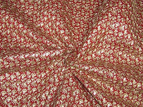 Brocart rouge et doré de 111,8 cm pour votre décoration de table