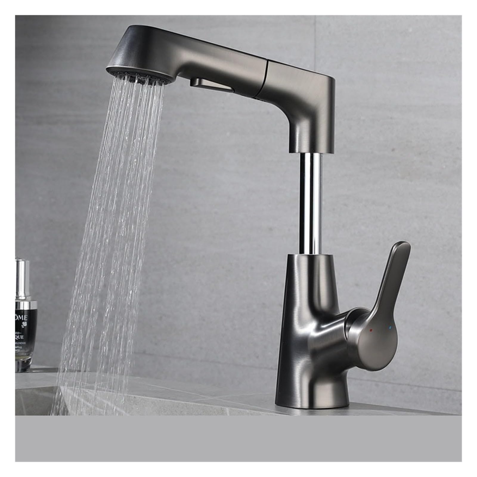 Robinet évier de cuisine gris extractible pour en finir avec les éclaboussures