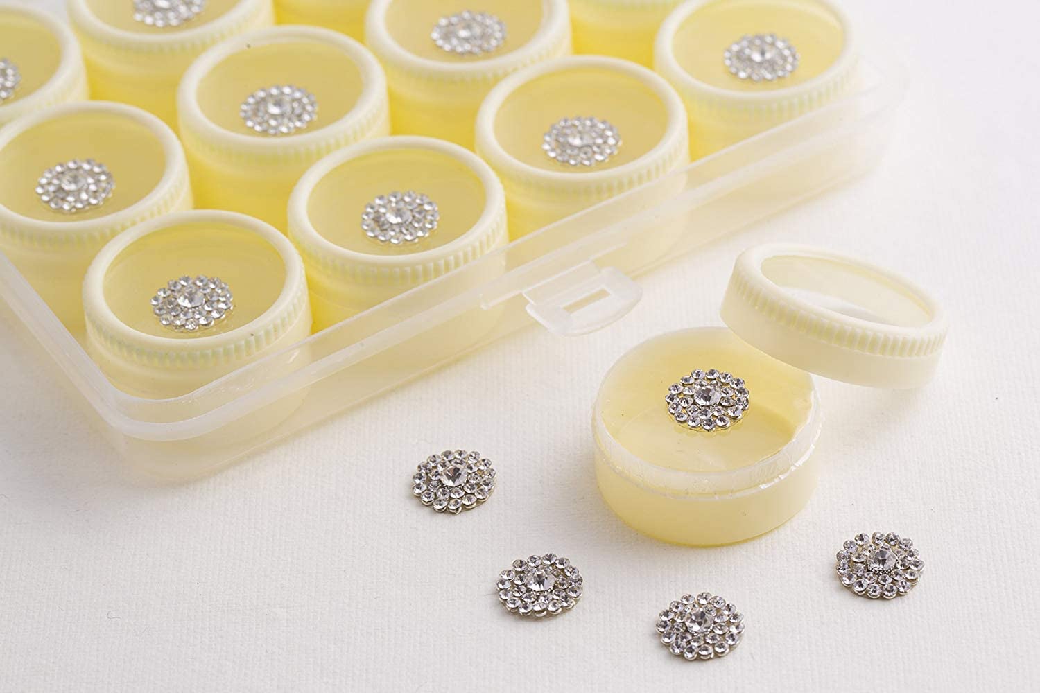 TreegoArt Round Shape Bindi For Girls And Women For Forehead (Set of 12 Pieces)