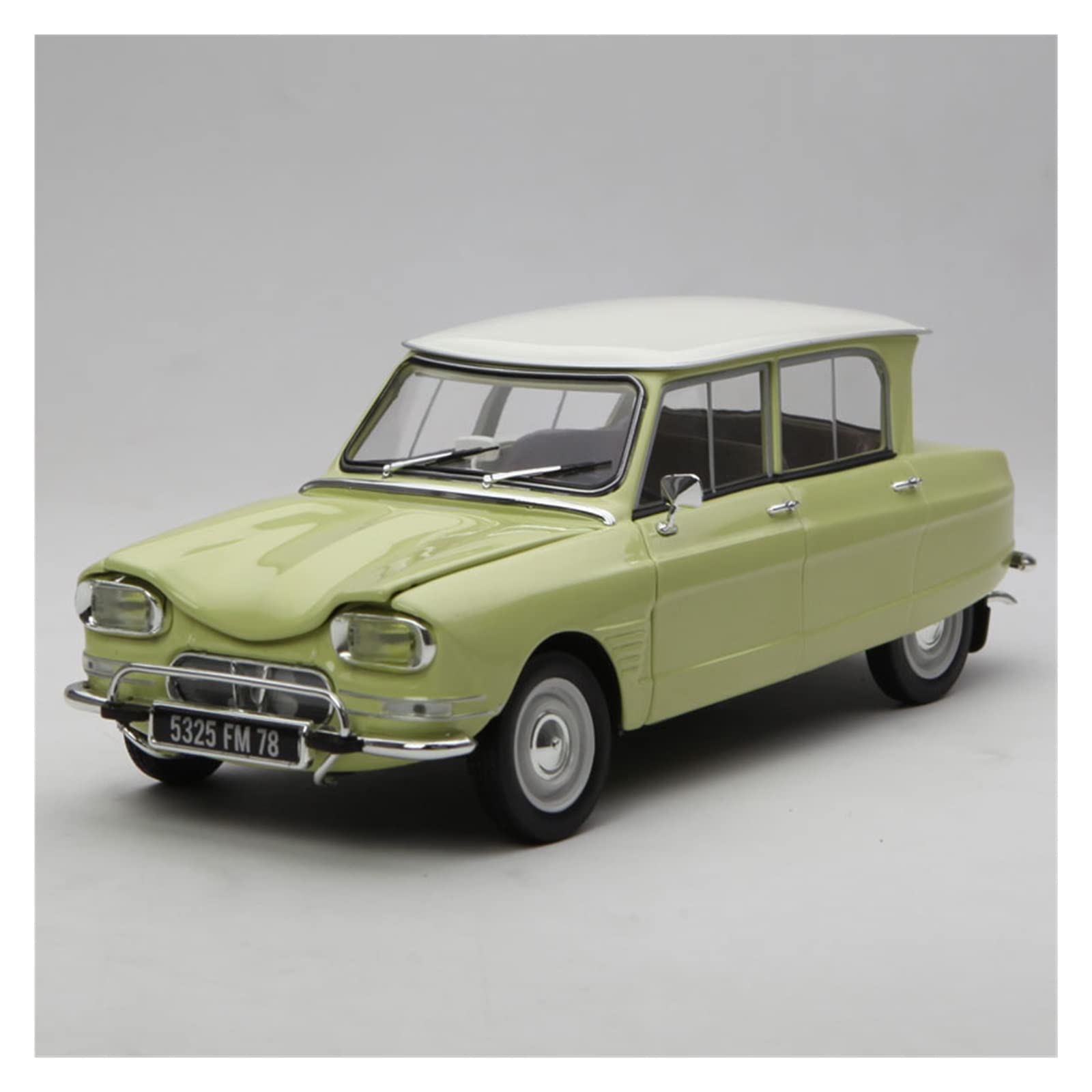 Citroën Ami 6 1/18 miniature de collection en métal moulé injecté d'exception Lanuva