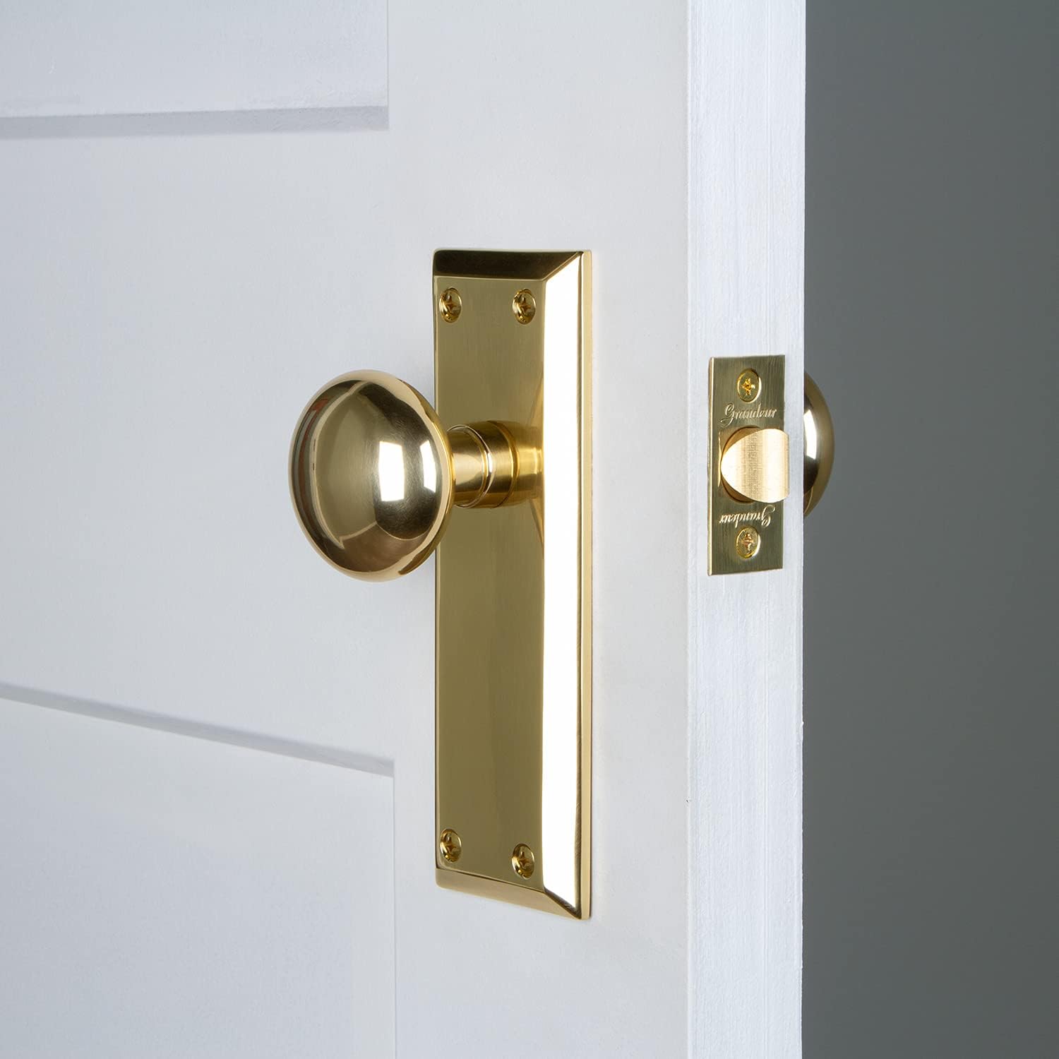 Grandeur Fifth Avenue Plate with Fifth Avenue Knob, Passage - 2.375", Lifetime Brass, 822758