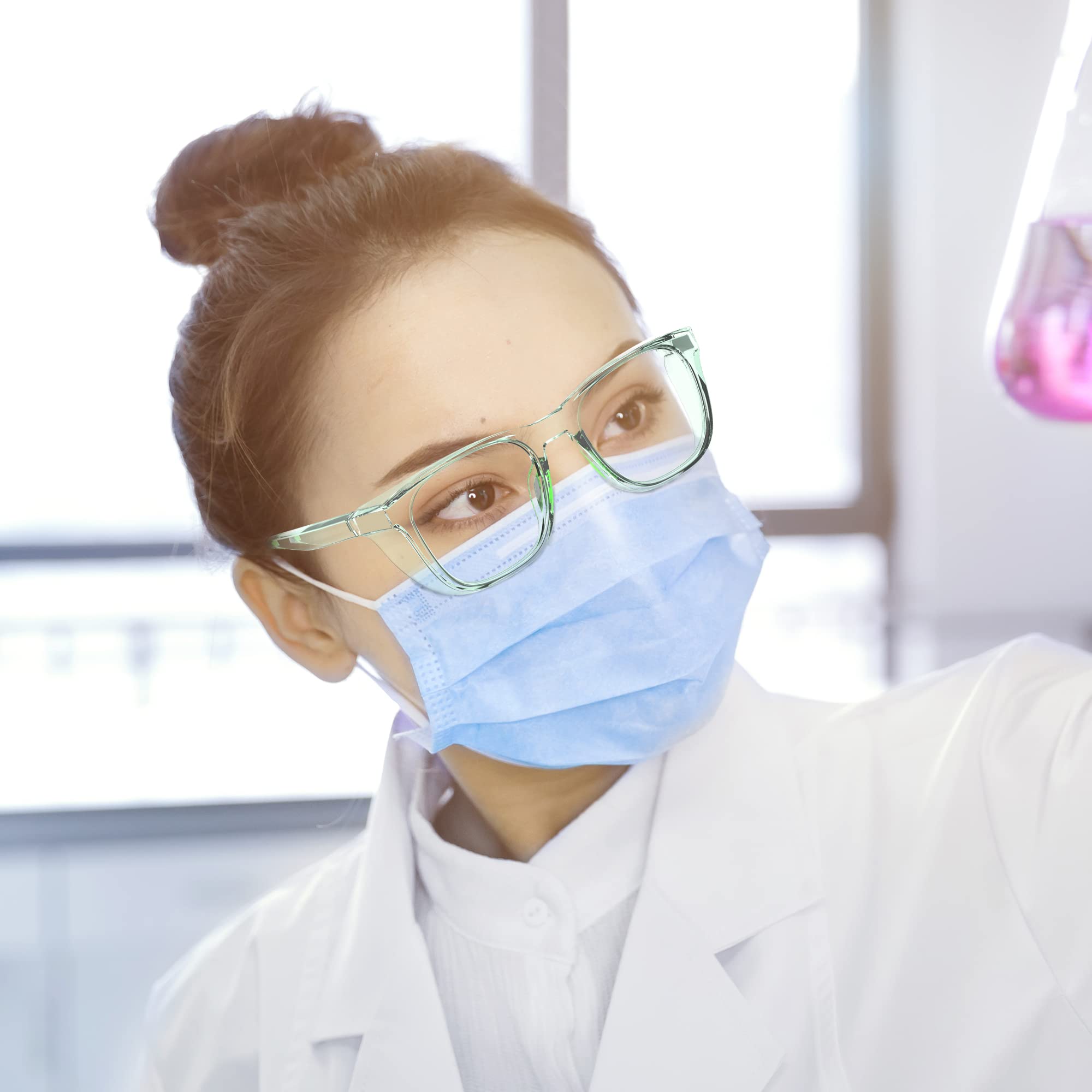 TOREGE Transparente Schutzbrille mit Seitenschutz, beschlagfrei und kratzfest mit rutschfesten Griffen und komplettem UV-Schutz, ideal für Damen und Herren