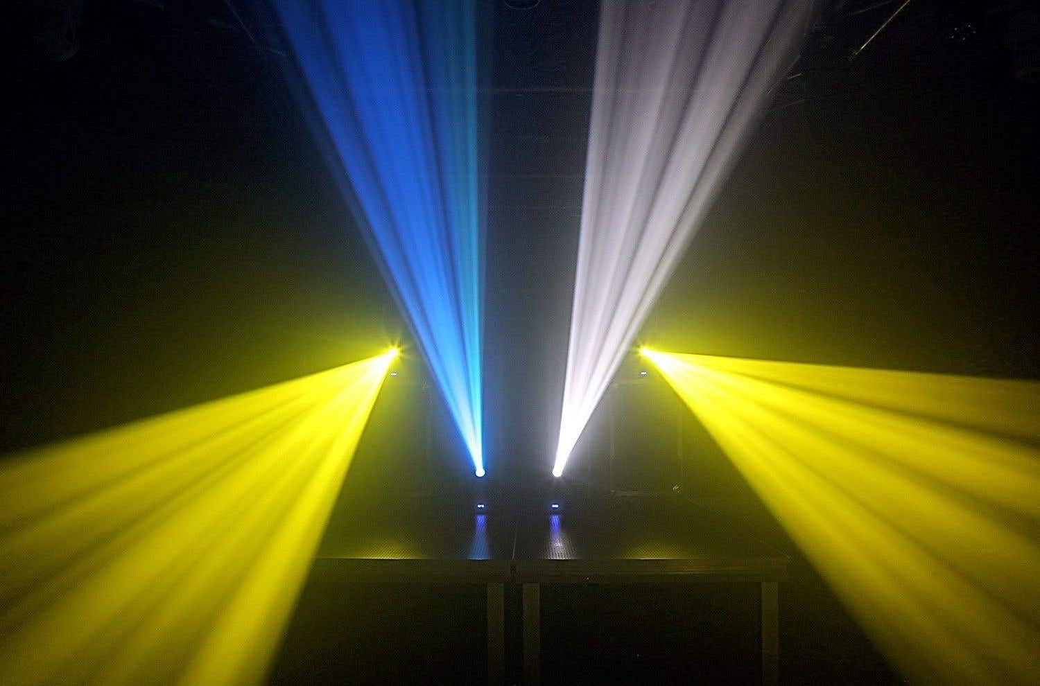 BeamZ Panther 40 - Moving Head - 45 Watt LED Disco Licht Strahl, Party Lichteffekt mit Fernbedienung, DMX, 7 Gobo Muster, musikgesteuert, Disco Light, DJ Licht, Strahleffekt