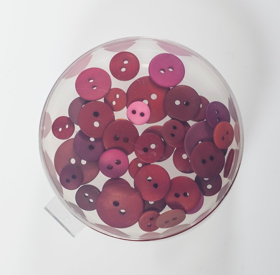 Photo 1 of 100 Count Clear 2 1/2" Round Plastic Containers with Lids for Beads, Candies, Snuff Cans, Confections and Any Small Items